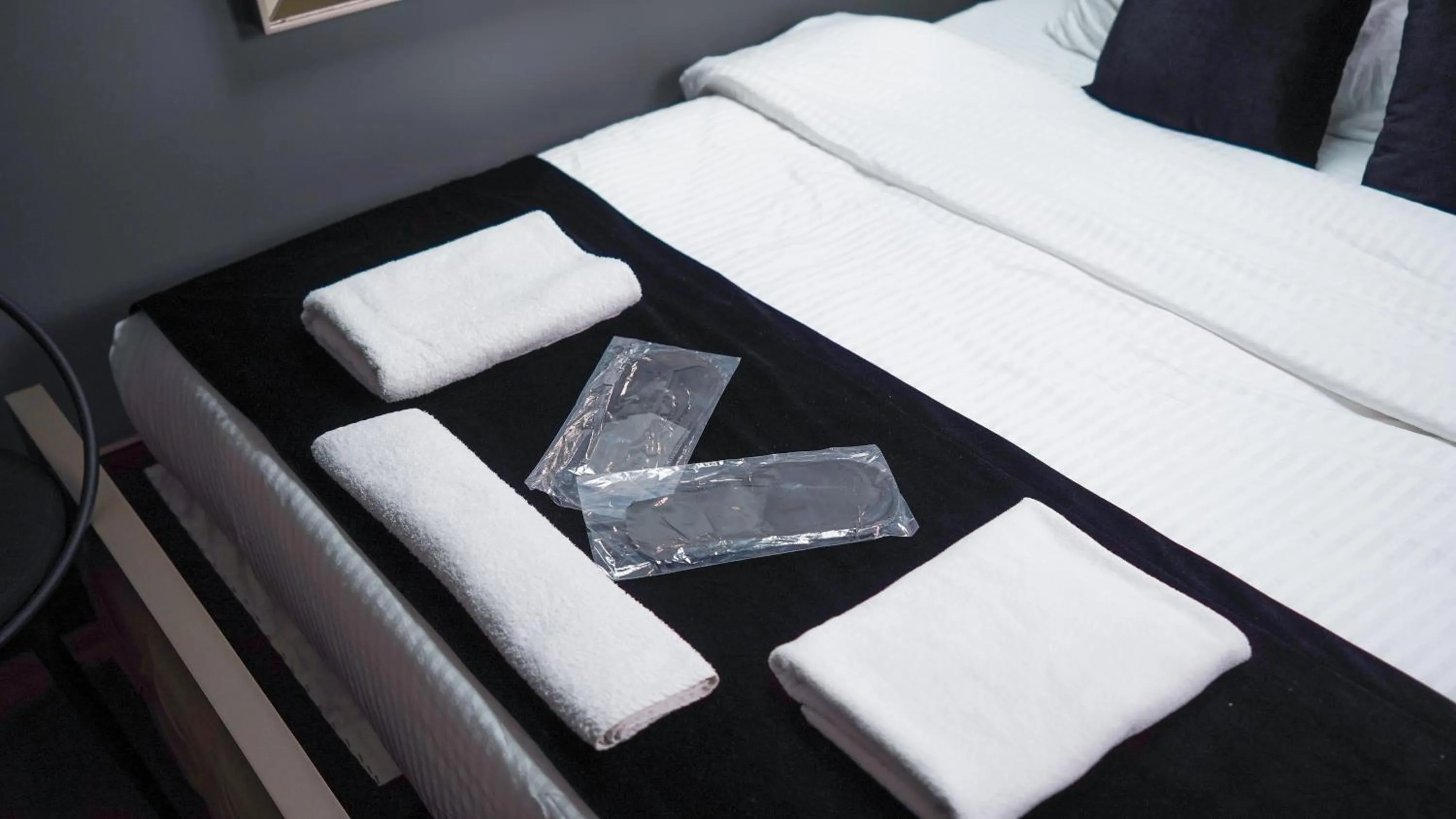 Bed in Luka Suit Hotel