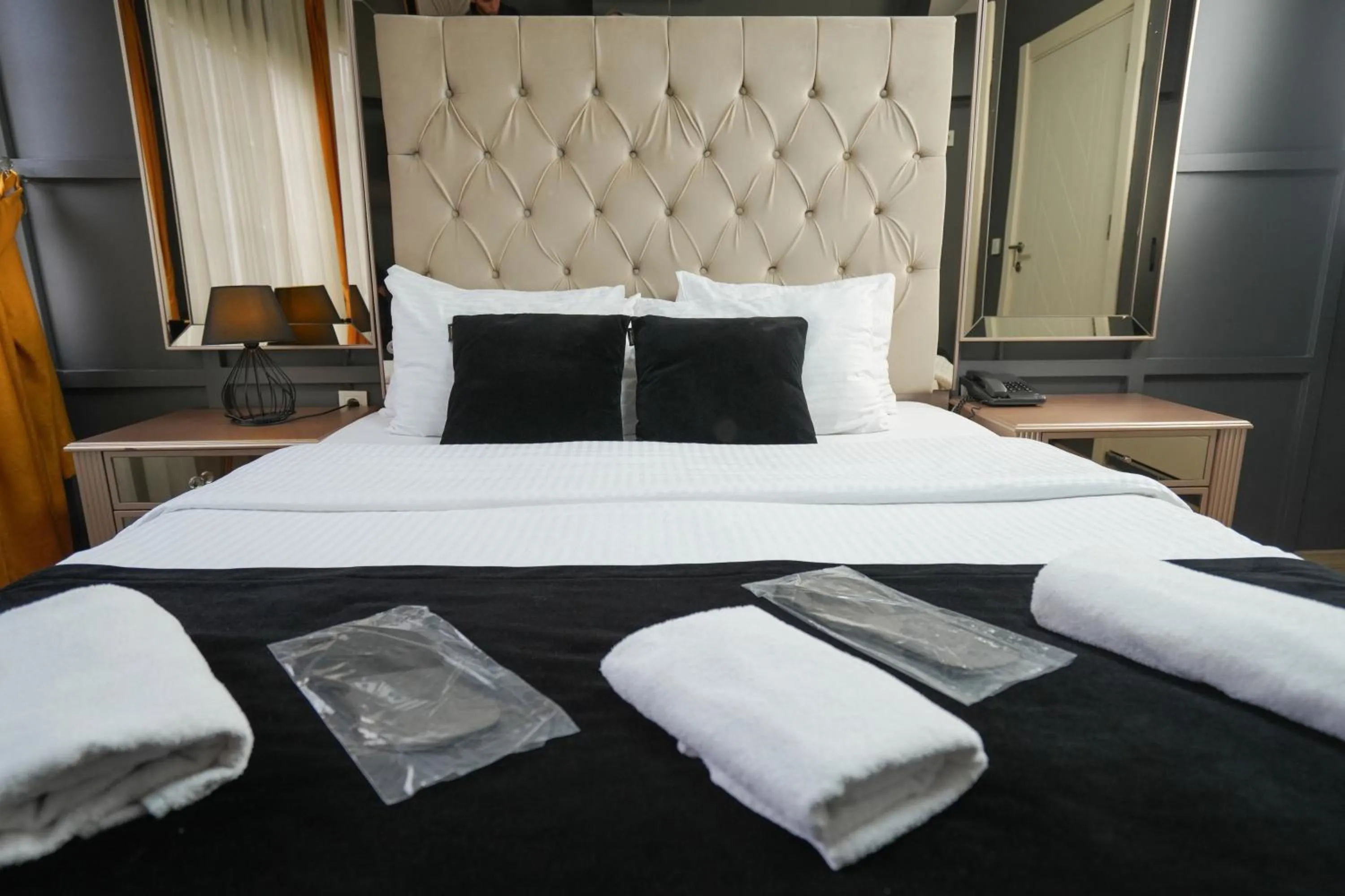 Bed in Luka Suit Hotel