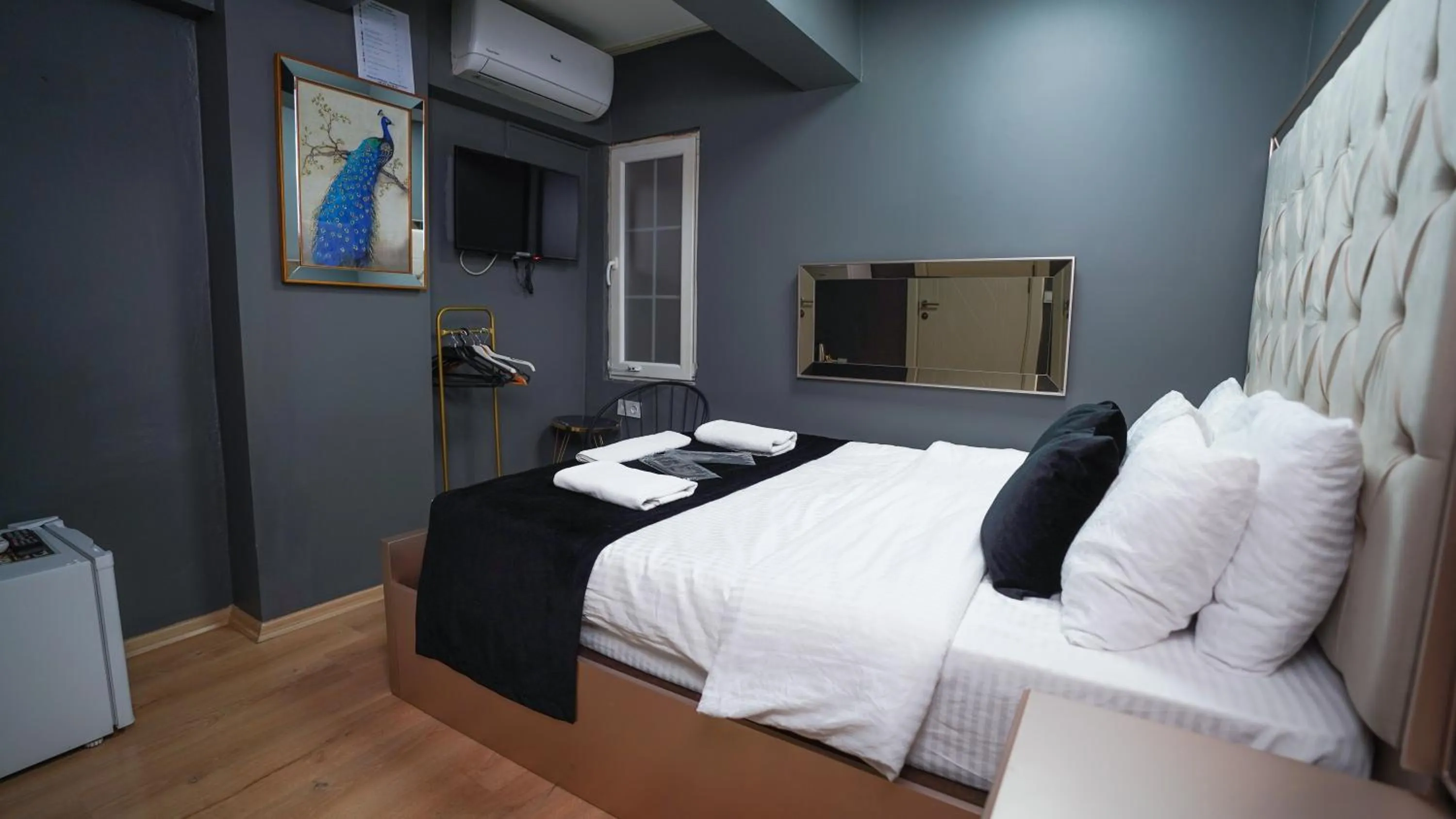 Bed in Luka Suit Hotel