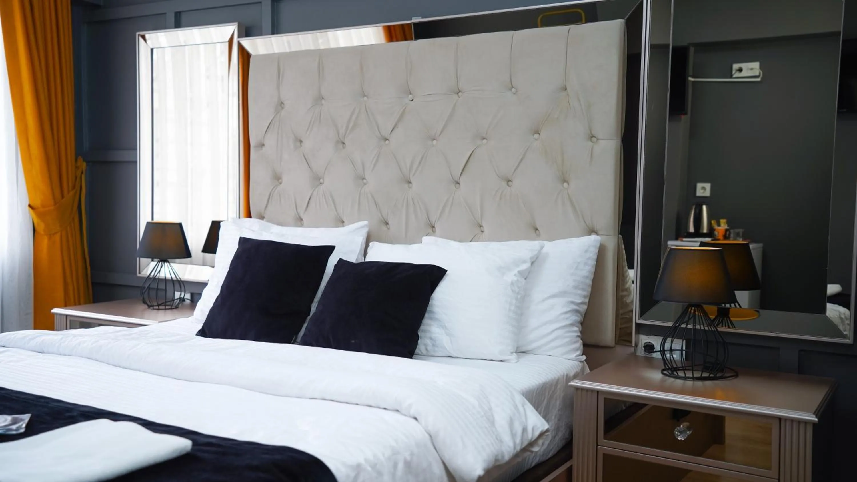 Bed in Luka Suit Hotel