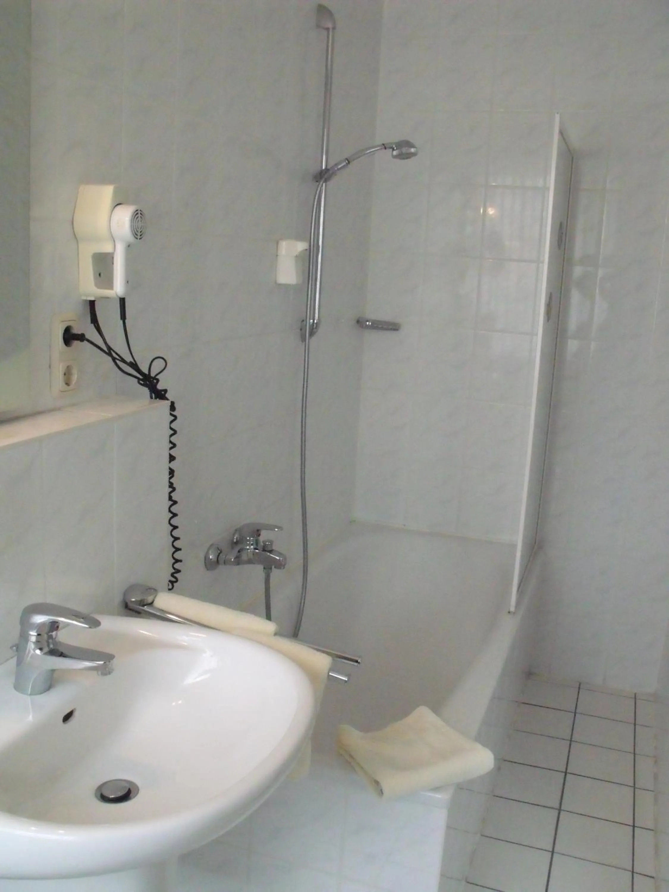 Bathroom in Hotel Alexander