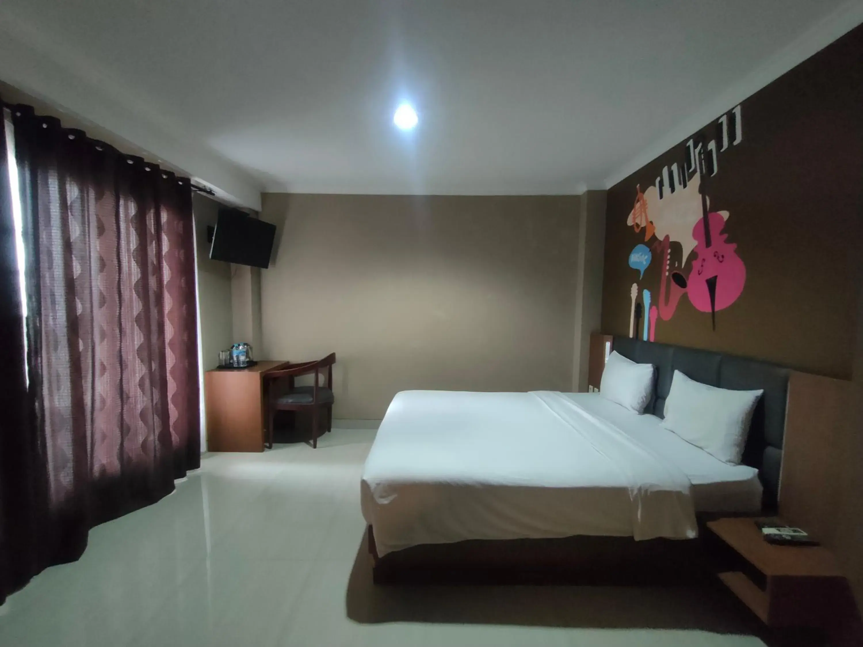 Property building, Bed in Votel Viure Hotel Jogjakarta Property building, Bed in Votel Viure Hotel Jogjakarta