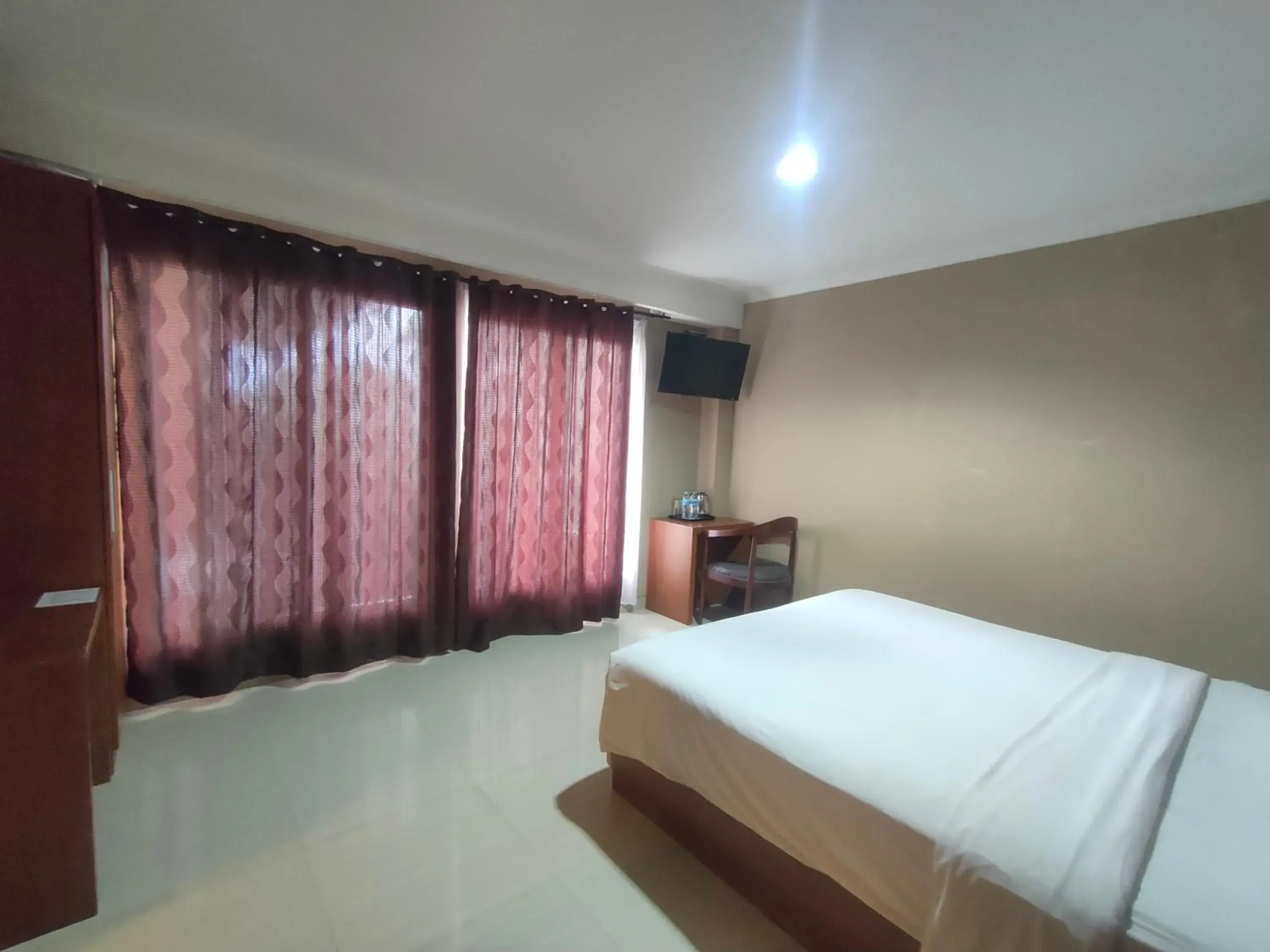 Property building, Bed in Votel Viure Hotel Jogjakarta Property building, Bed in Votel Viure Hotel Jogjakarta