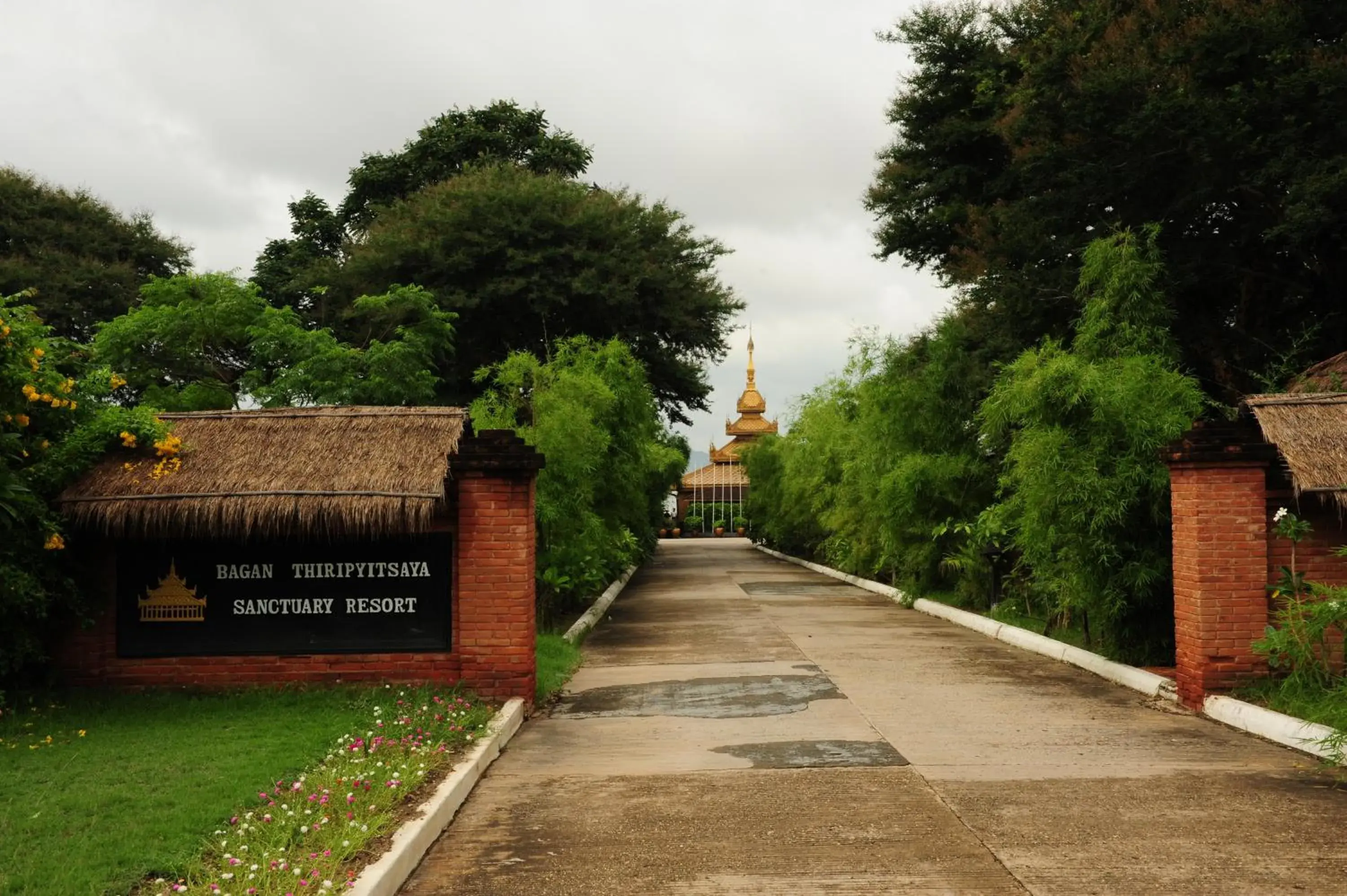 Facade/entrance in Bagan Thiripyitsaya Sanctuary Resort Facade/entrance in Bagan Thiripyitsaya Sanctuary Resort