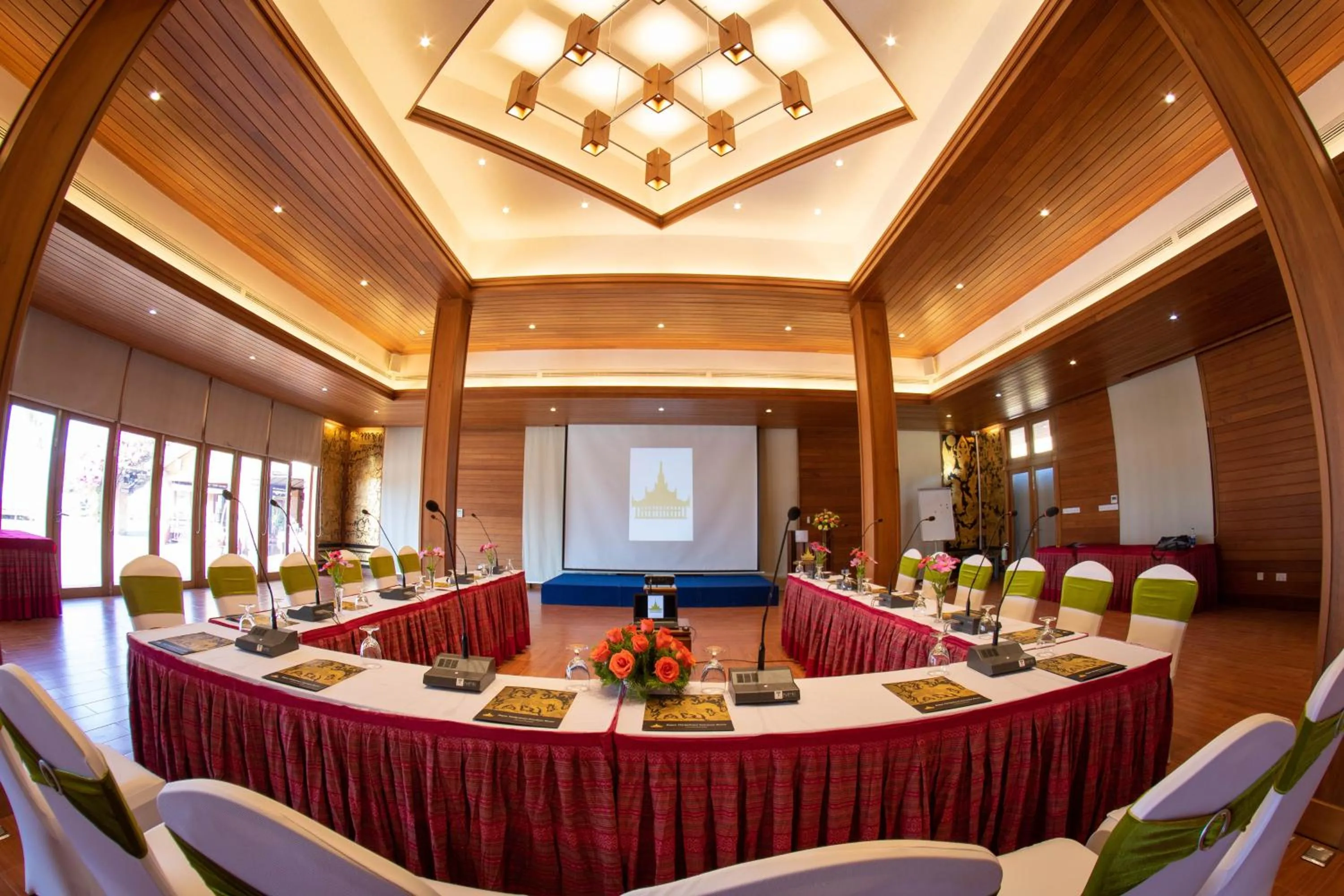 Meeting/conference room in Bagan Thiripyitsaya Sanctuary Resort
