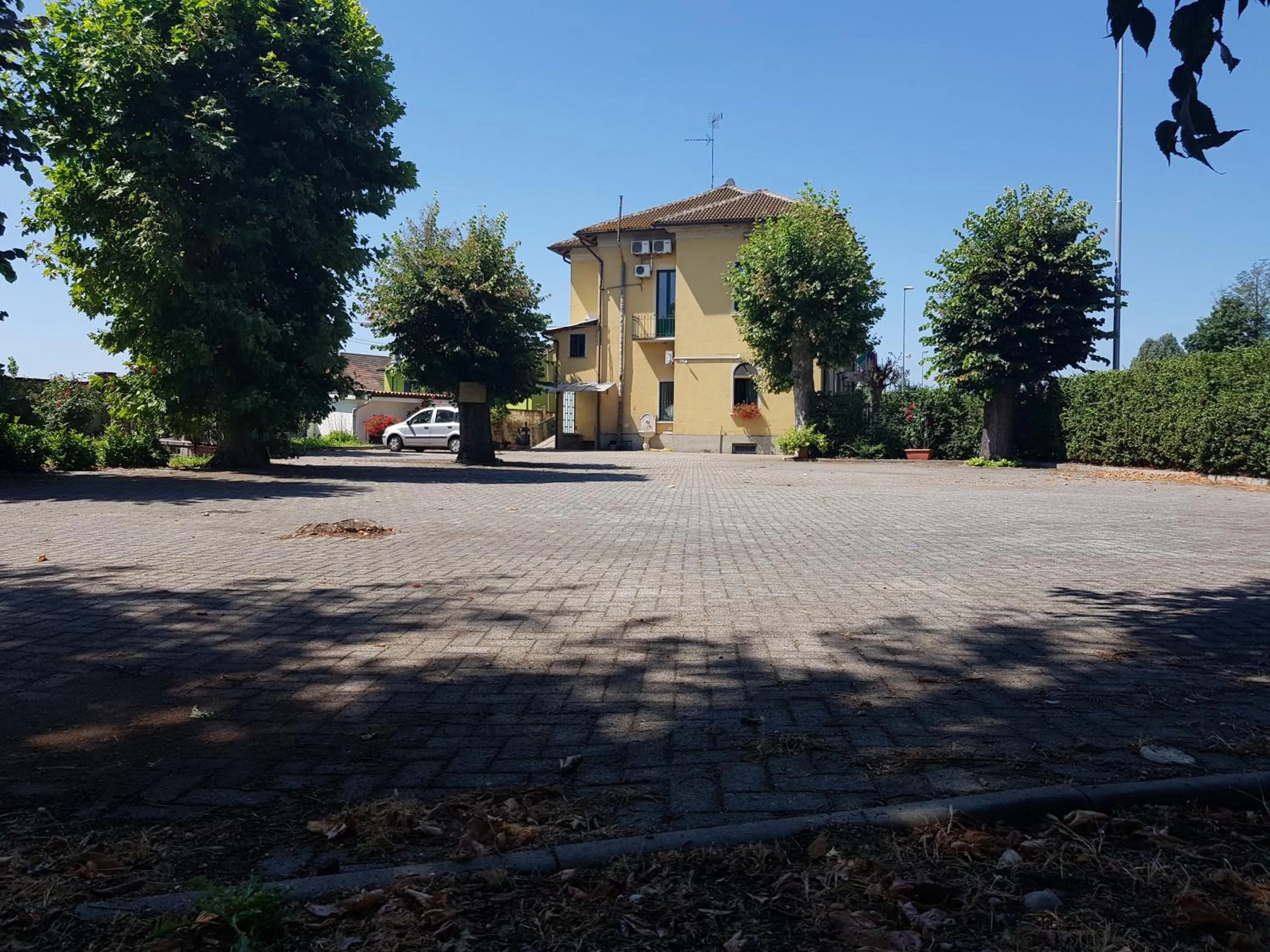 Property building in Hotel La Pendola