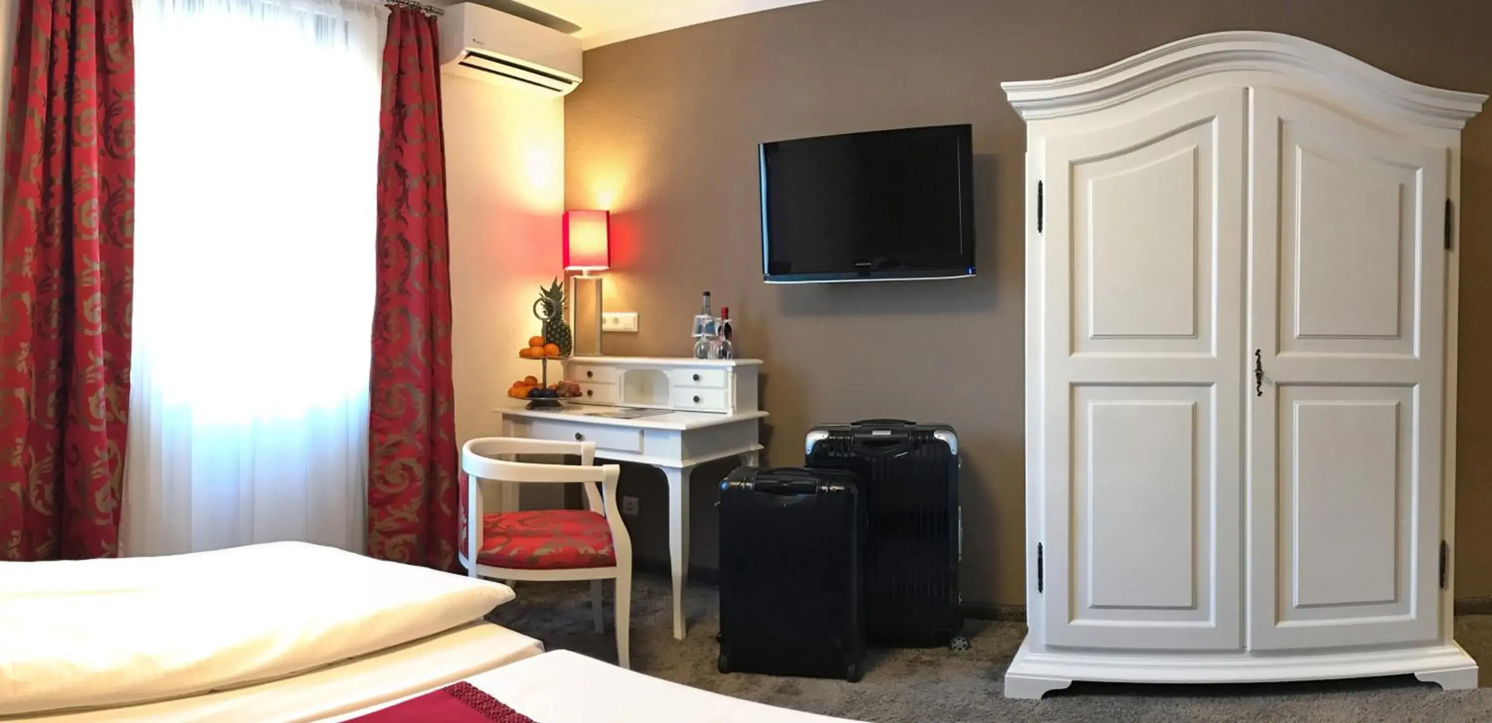 Photo of the whole room, Bed in Boutiquehotel Goldhahn Bio Sport & Wellness Photo of the whole room, Bed in Boutiquehotel Goldhahn Bio Sport & Wellness