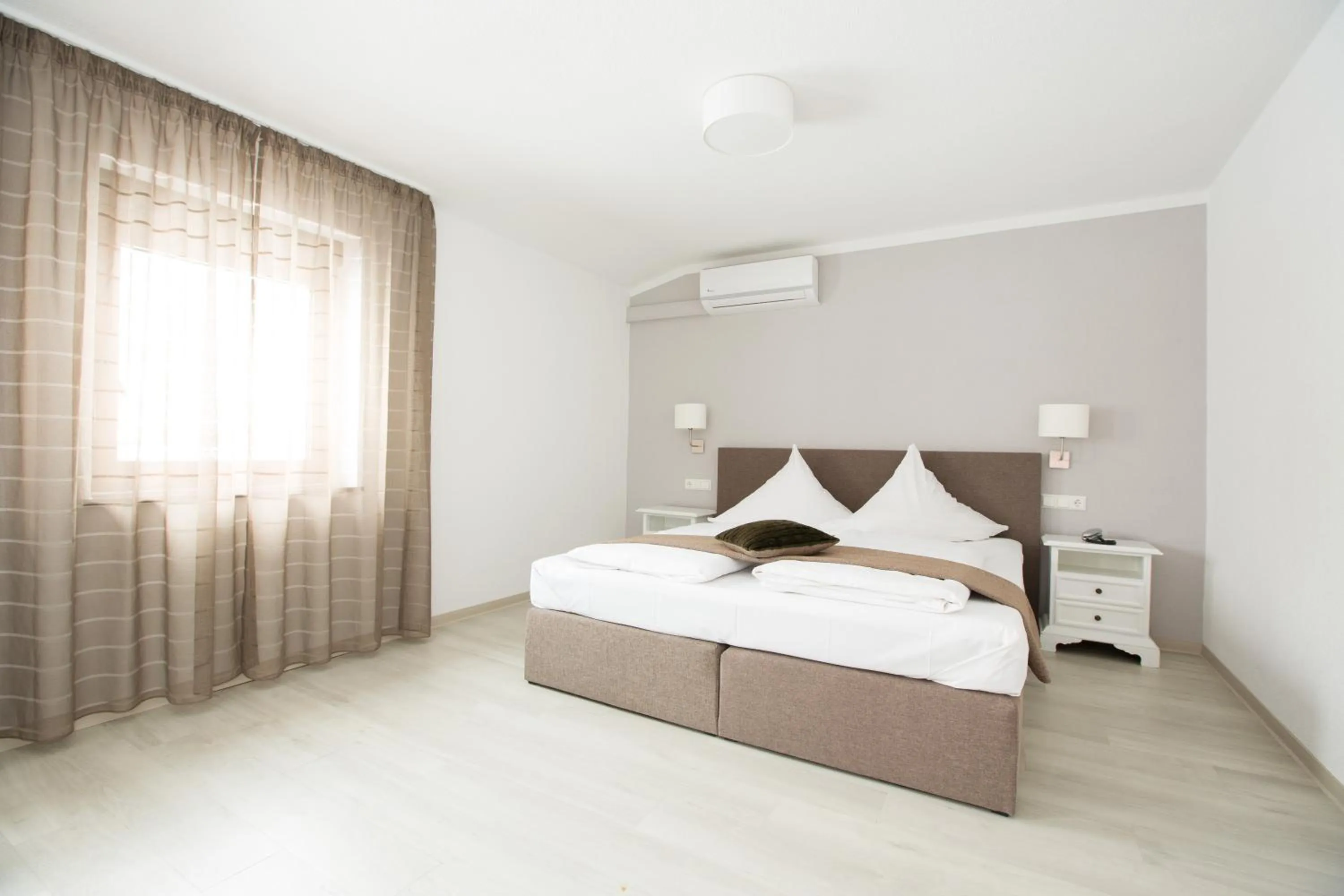 Photo of the whole room, Bed in Boutiquehotel Goldhahn Bio Sport & Wellness