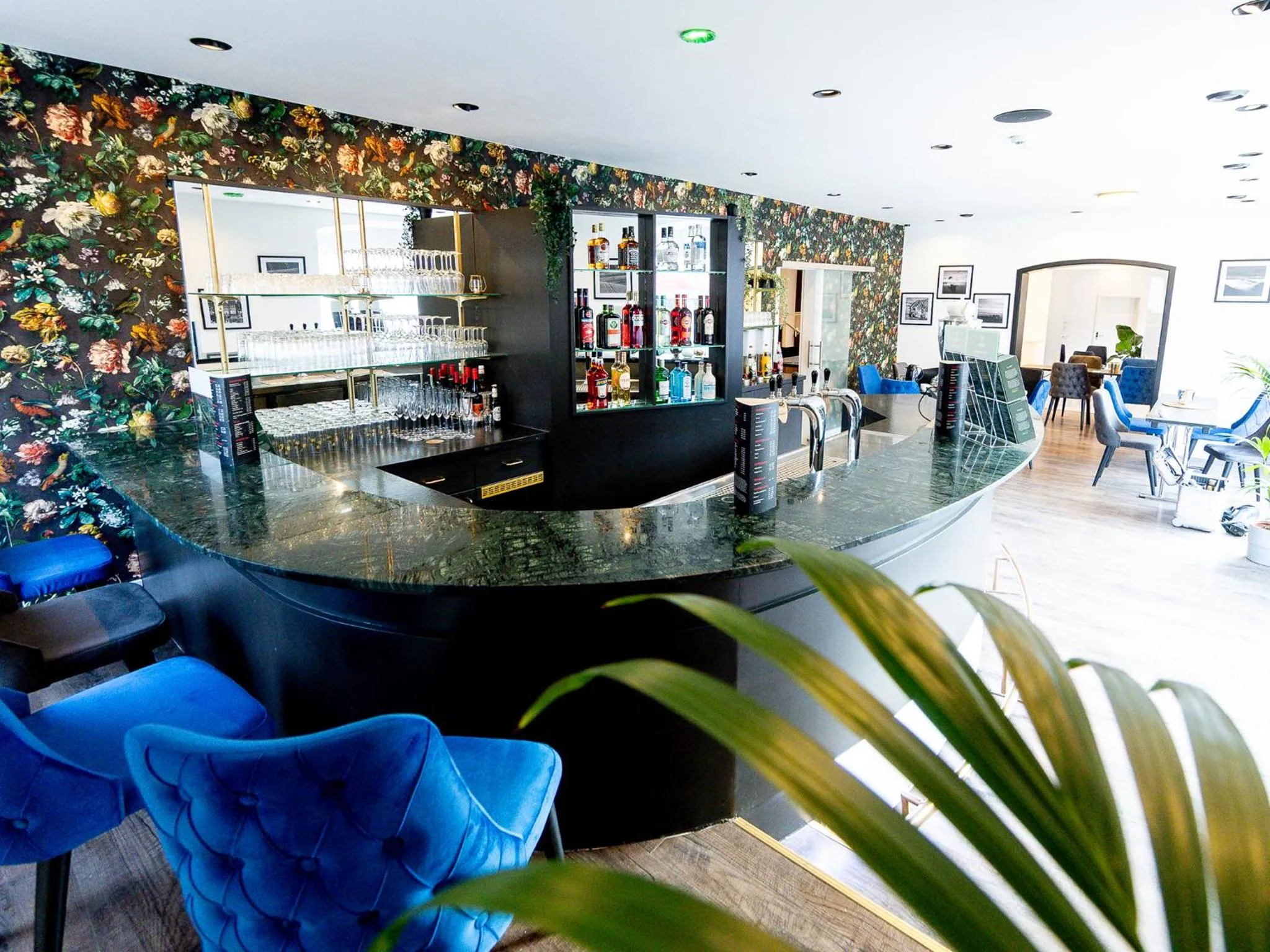 Lounge or bar in DORMERO Hotel Aalen
