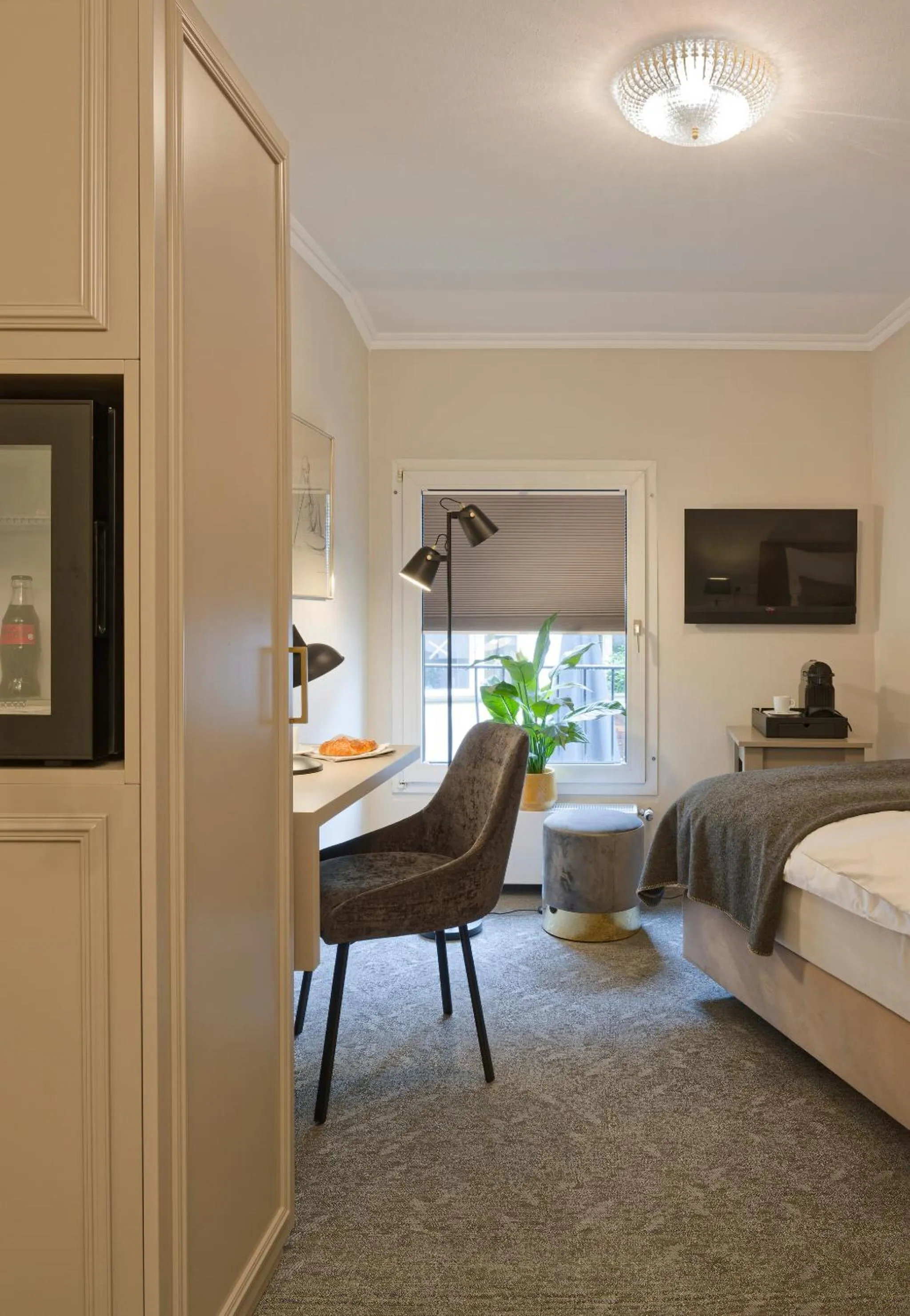 Bed in Hanseat-Hotel