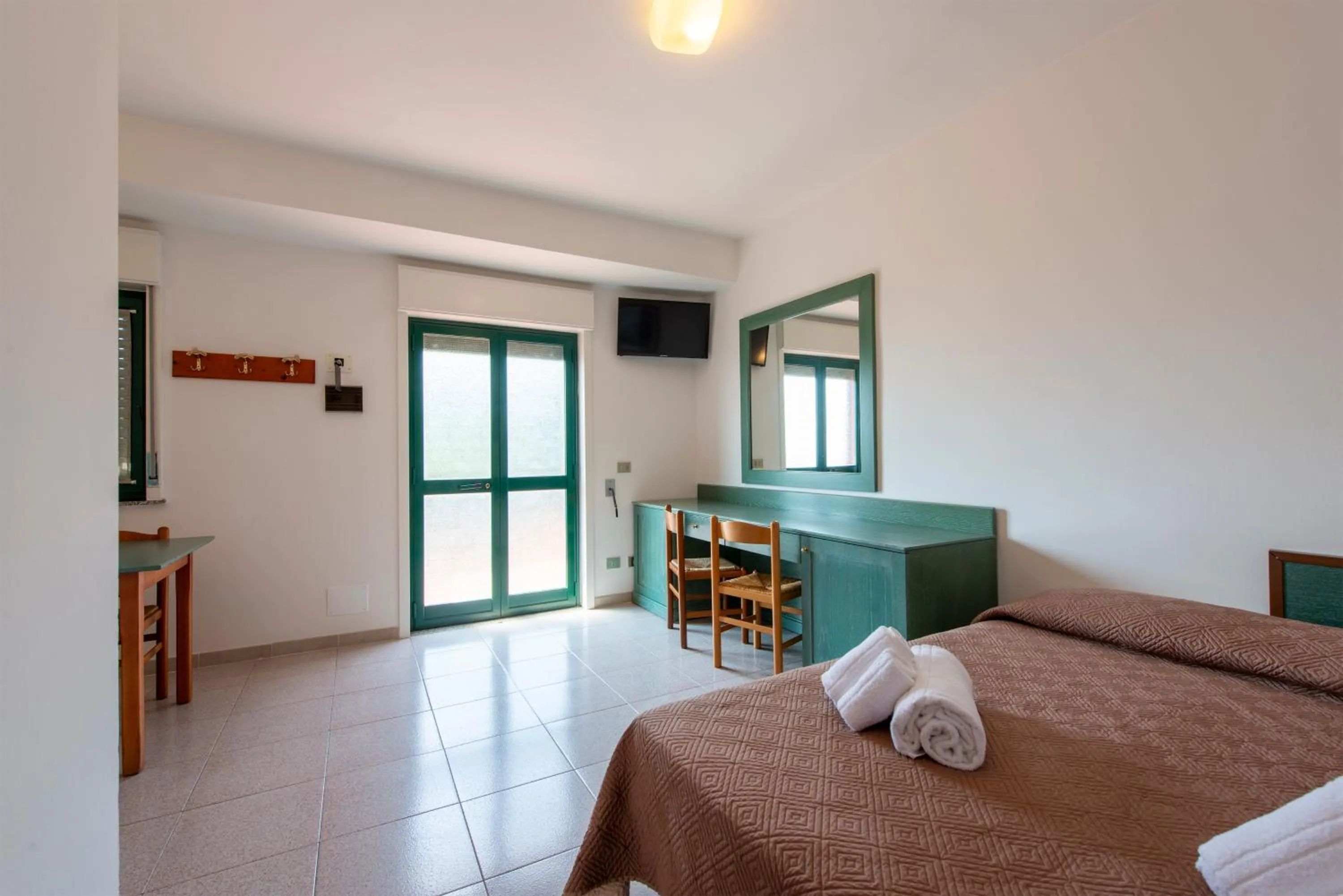 Photo of the whole room, Bed in Villaggio Alkantara