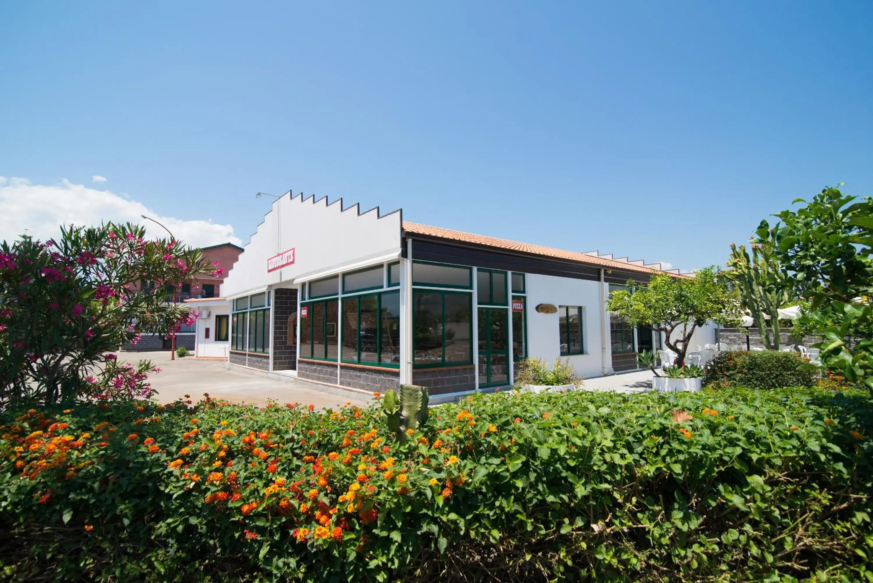 Restaurant/places to eat in Villaggio Alkantara Restaurant/places to eat in Villaggio Alkantara