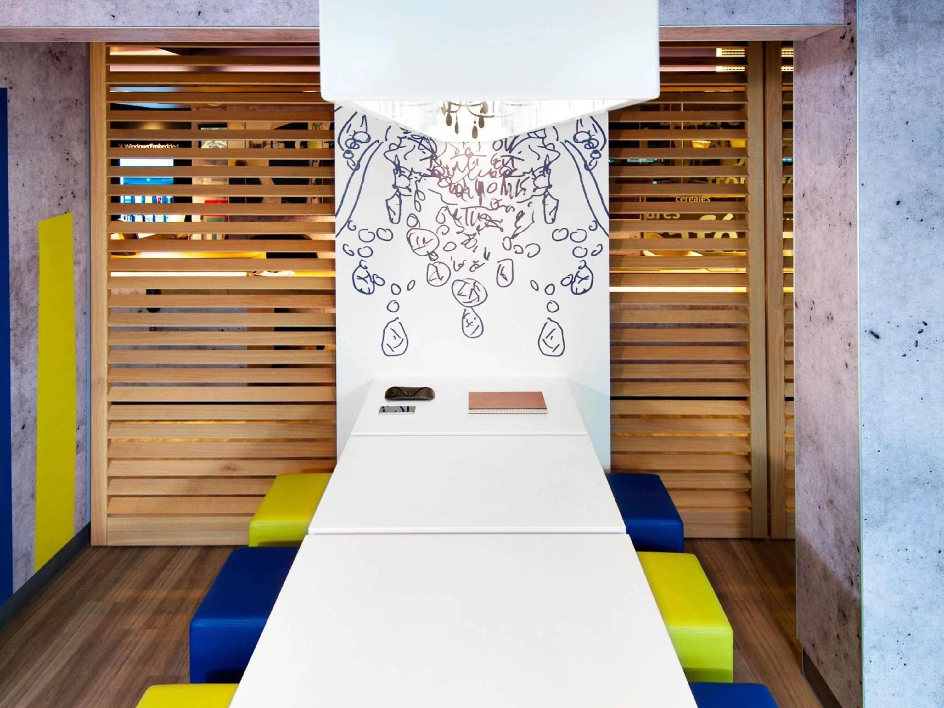 Property building in Ibis Budget Vélizy