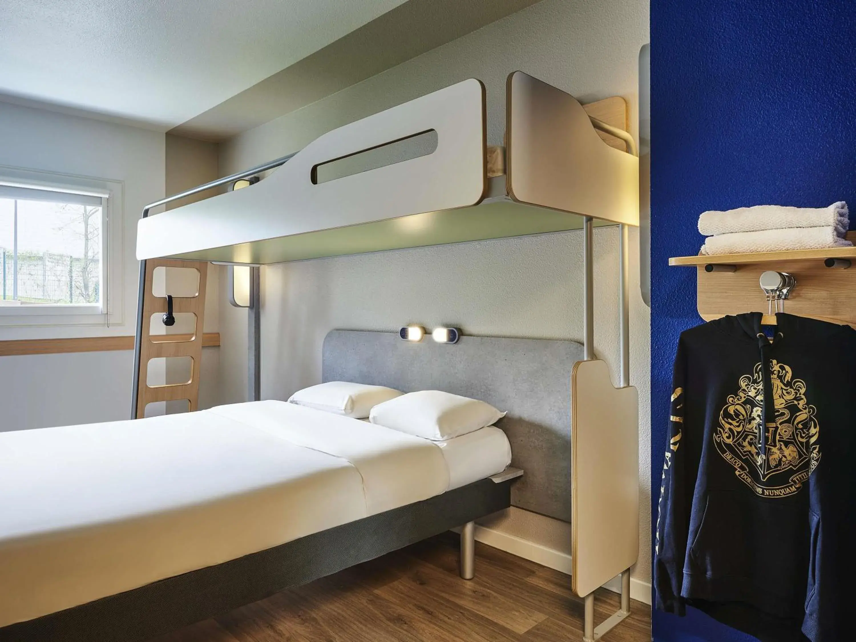 Bedroom, Bed in Ibis Budget Vélizy Bedroom, Bed in Ibis Budget Vélizy