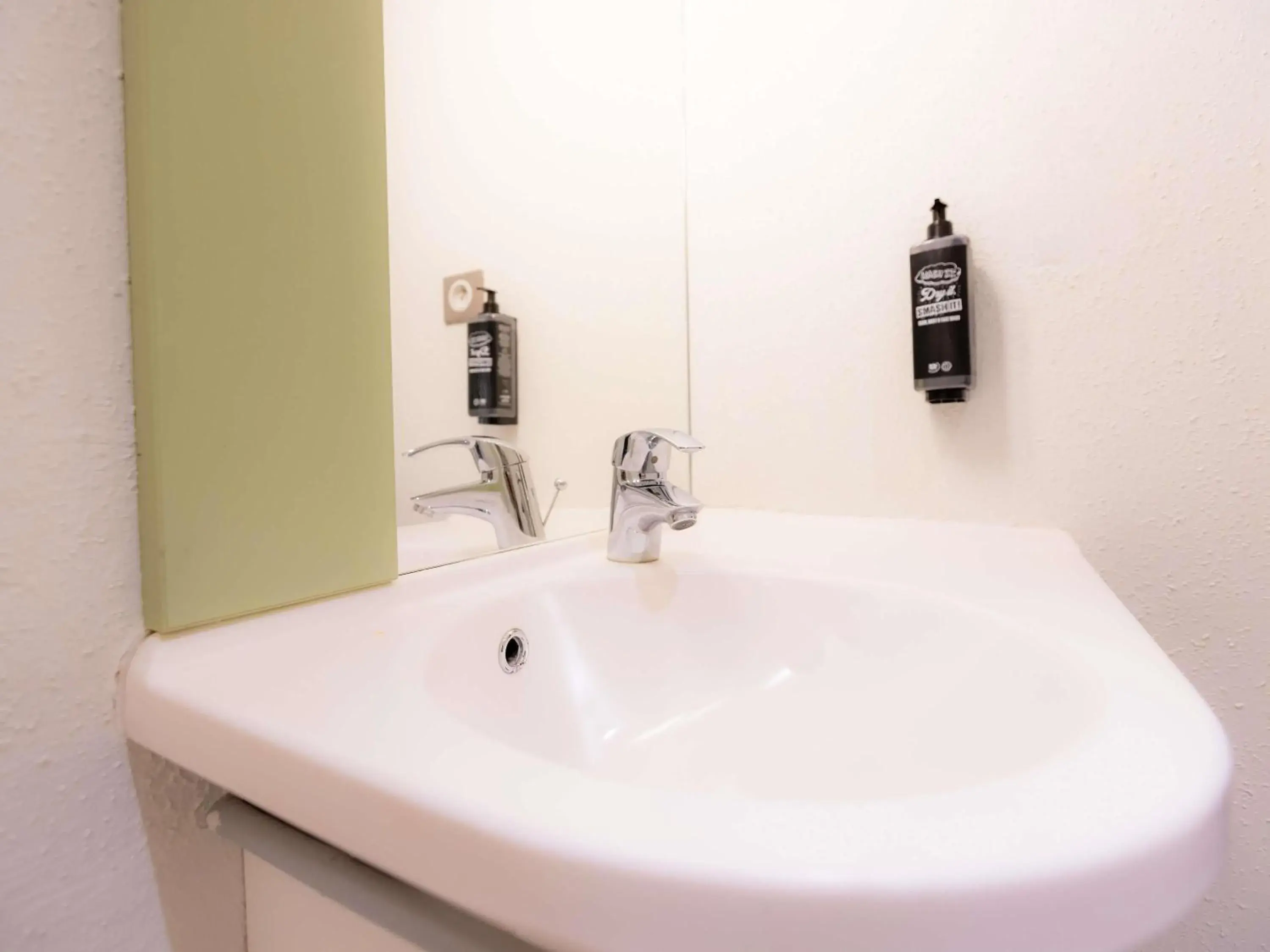 Bedroom in ibis budget Besançon Centre Gare Bedroom in ibis budget Besançon Centre Gare