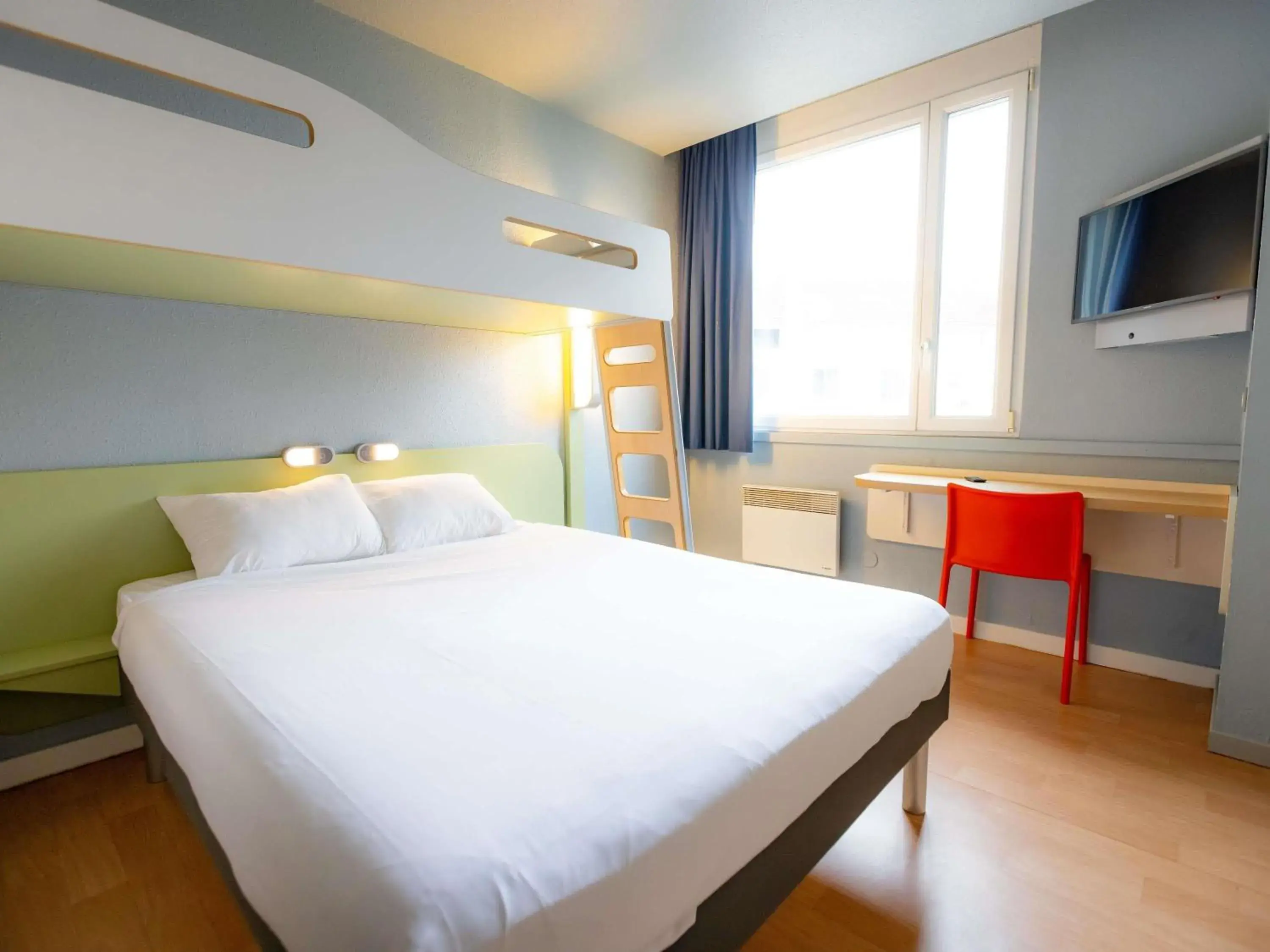 Triple Room in ibis budget Besançon Centre Gare Triple Room in ibis budget Besançon Centre Gare