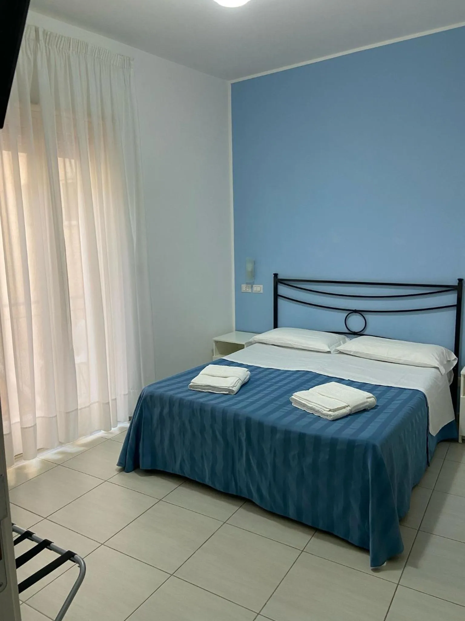 Bedroom, Bed in Maniel Beach Hotel