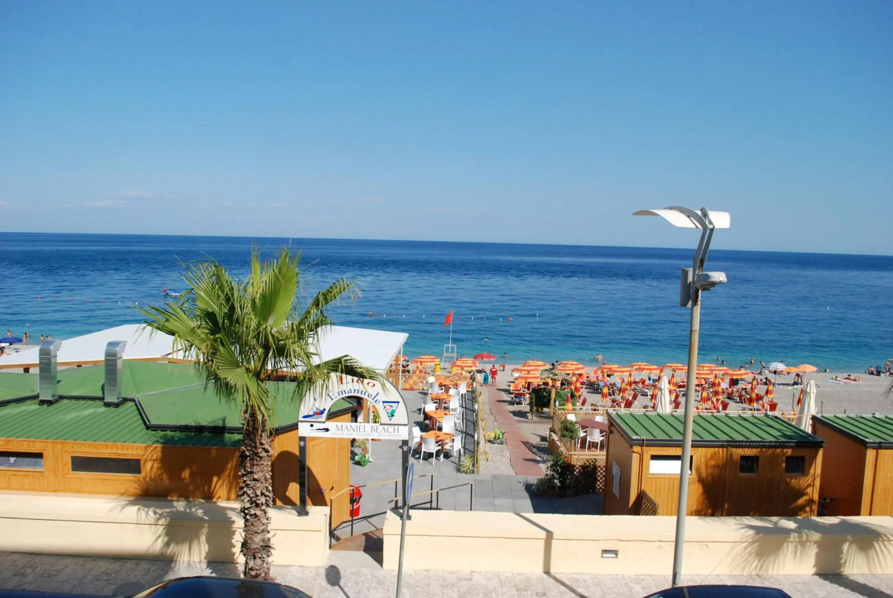 Restaurant/places to eat in Maniel Beach Hotel