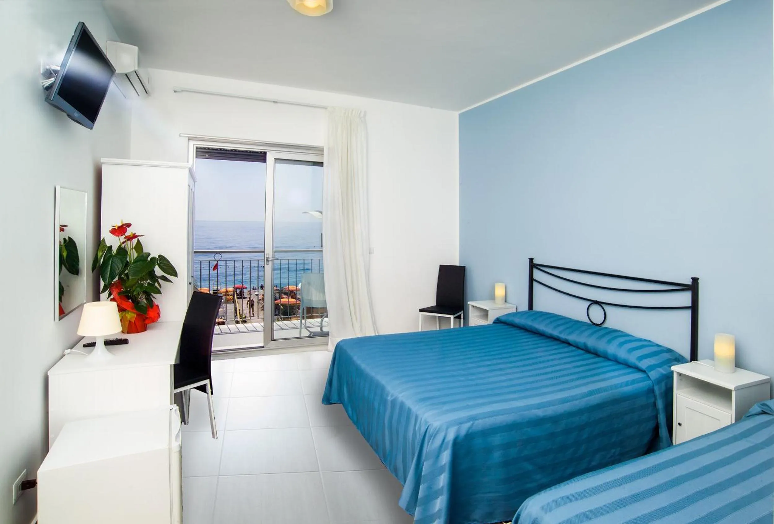 Bed in Maniel Beach Hotel