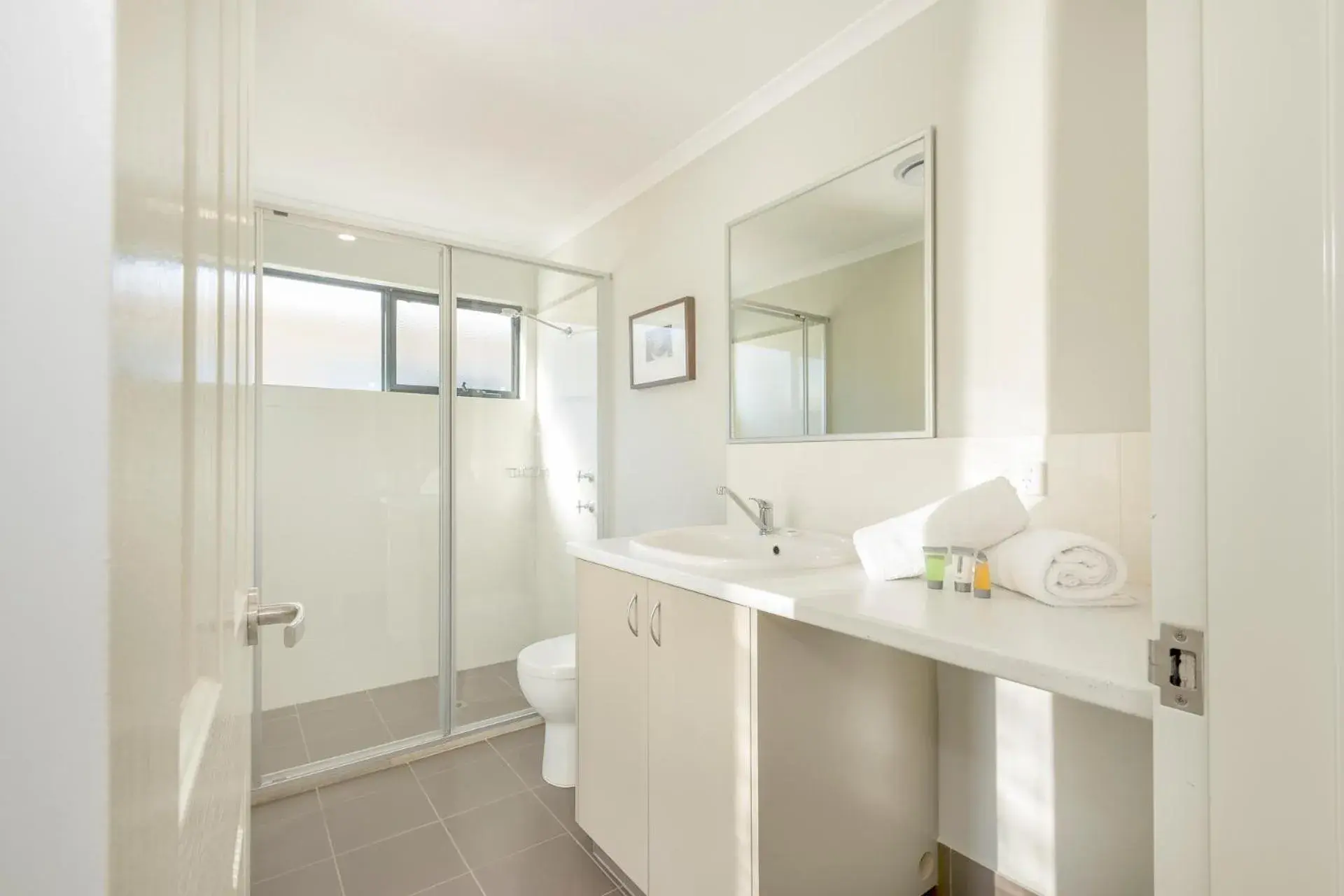 Two-Bedroom Villa in Tasman Holiday Parks - Serpentine Falls Two-Bedroom Villa in Tasman Holiday Parks - Serpentine Falls