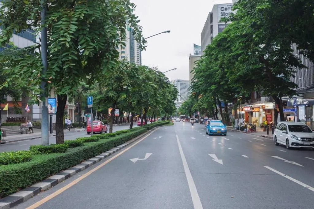 S2 Silom Large room 4-6 guests Full kitchen WIFI