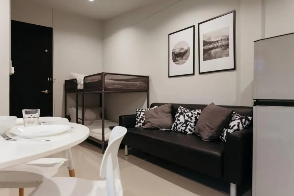 S3 Silom26 · S3 Silom central, large room, full kitchen, WIFI,