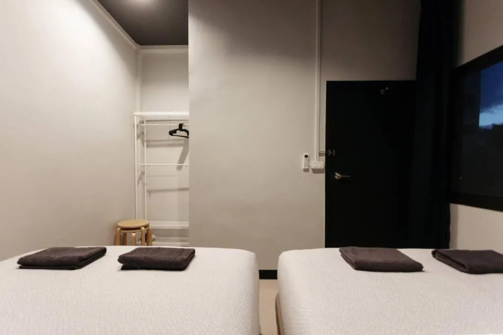 Bed in S3 Silom26 · S3 Silom central, large room, full kitchen, WIFI,