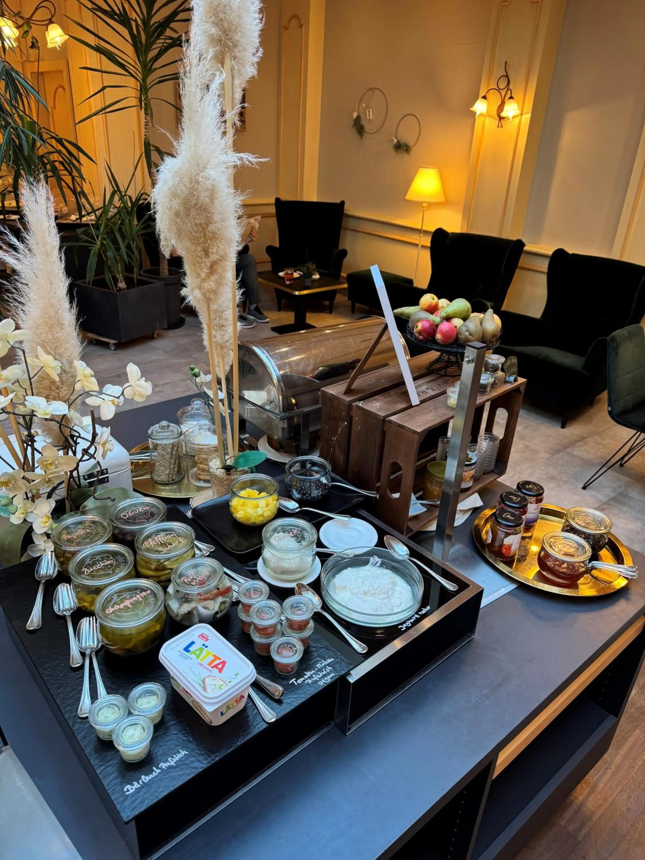 Buffet breakfast in Flair Hotel Vier Jahreszeiten