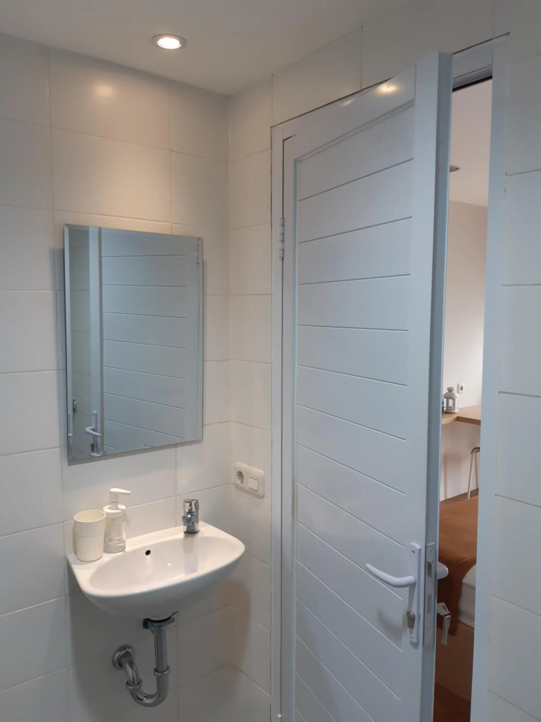 Bathroom in UROOMS Senayan