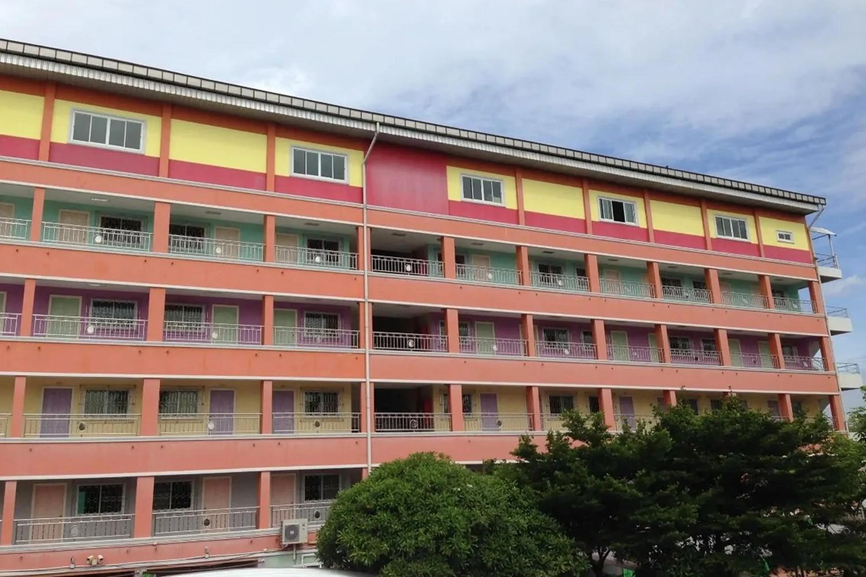 Property building in Chompoo Inn