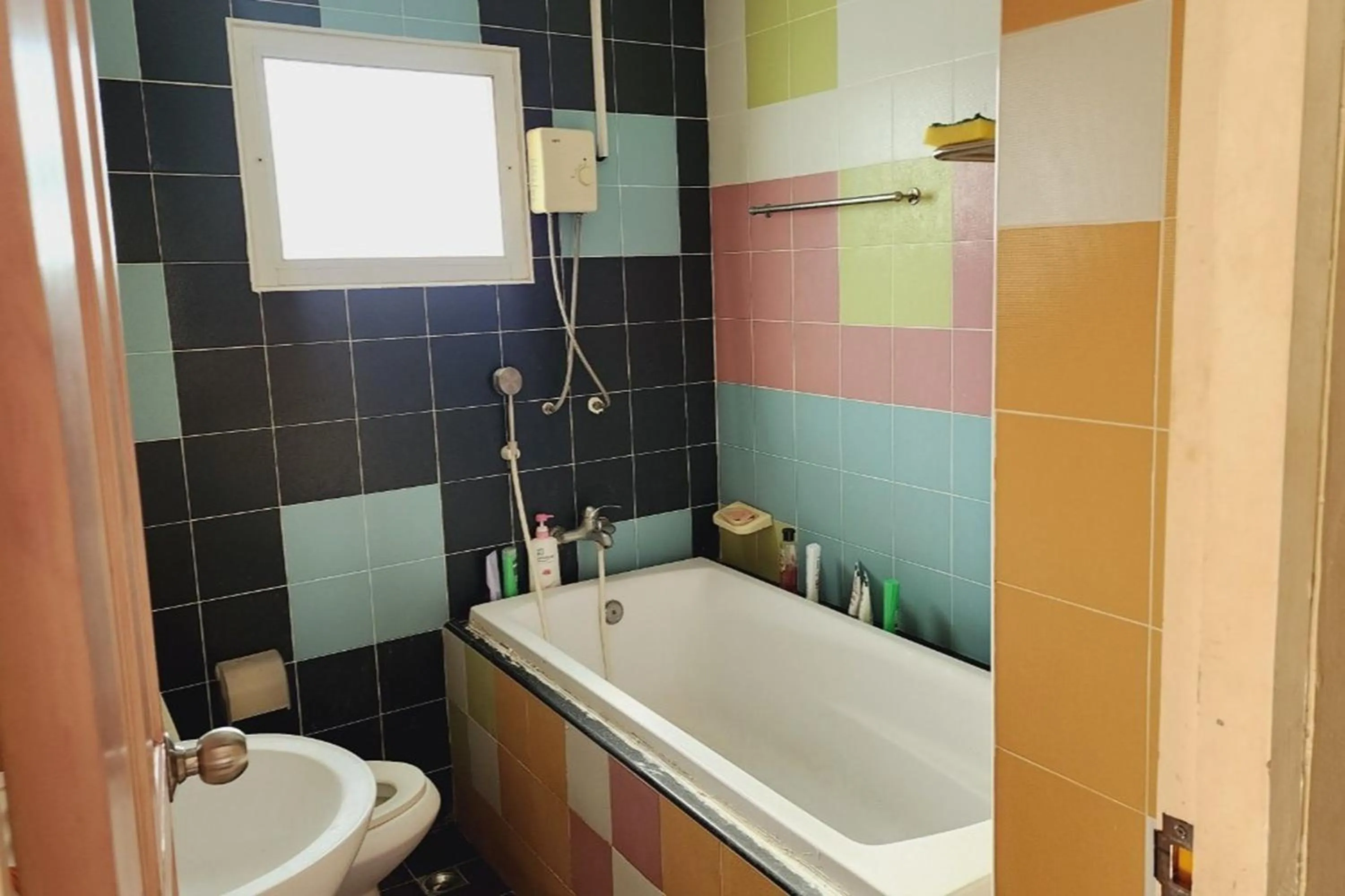 Bathroom in Chompoo Inn