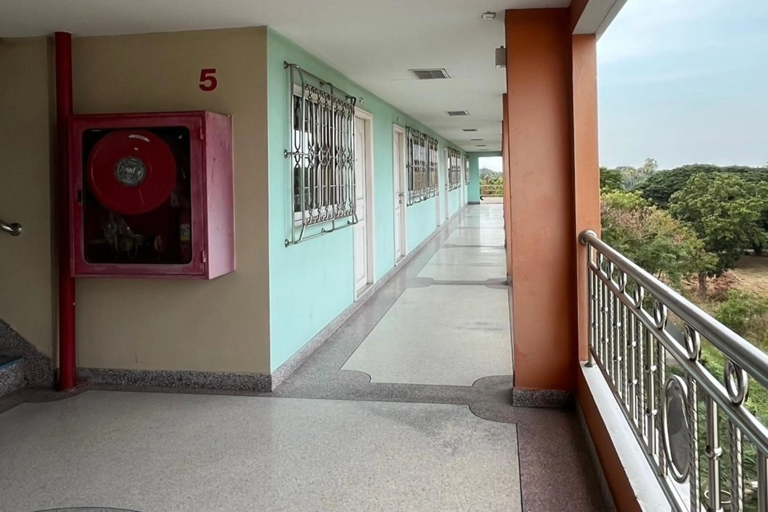 Balcony/Terrace in Chompoo Inn