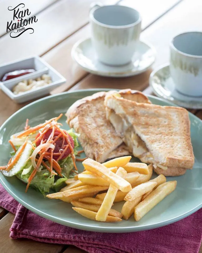 Restaurant/places to eat in Shantaa Resort, Kohkood