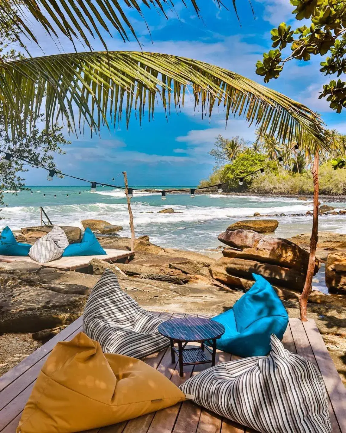 Restaurant/places to eat in Shantaa Resort, Kohkood Restaurant/places to eat in Shantaa Resort, Kohkood