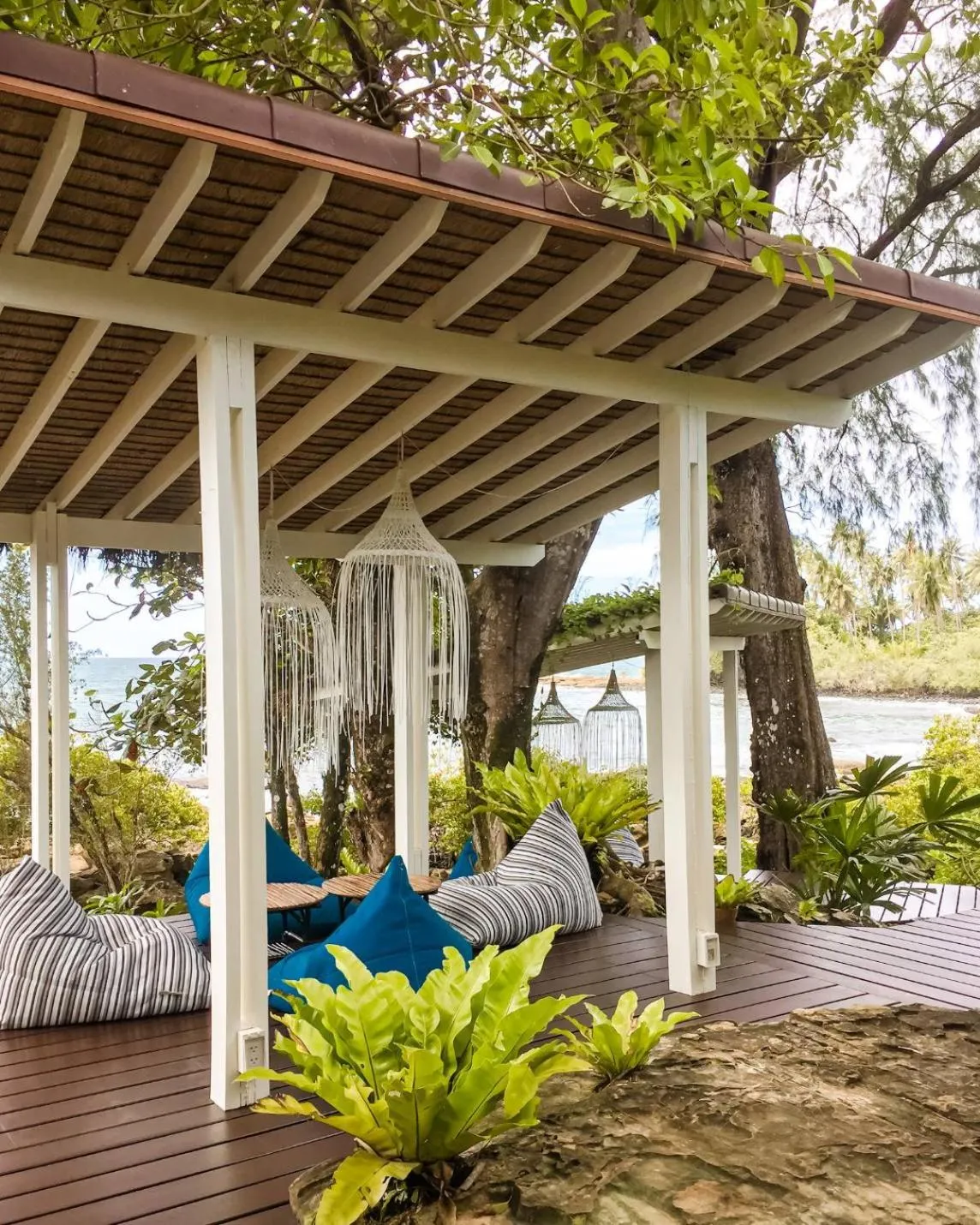 Restaurant/places to eat in Shantaa Resort, Kohkood