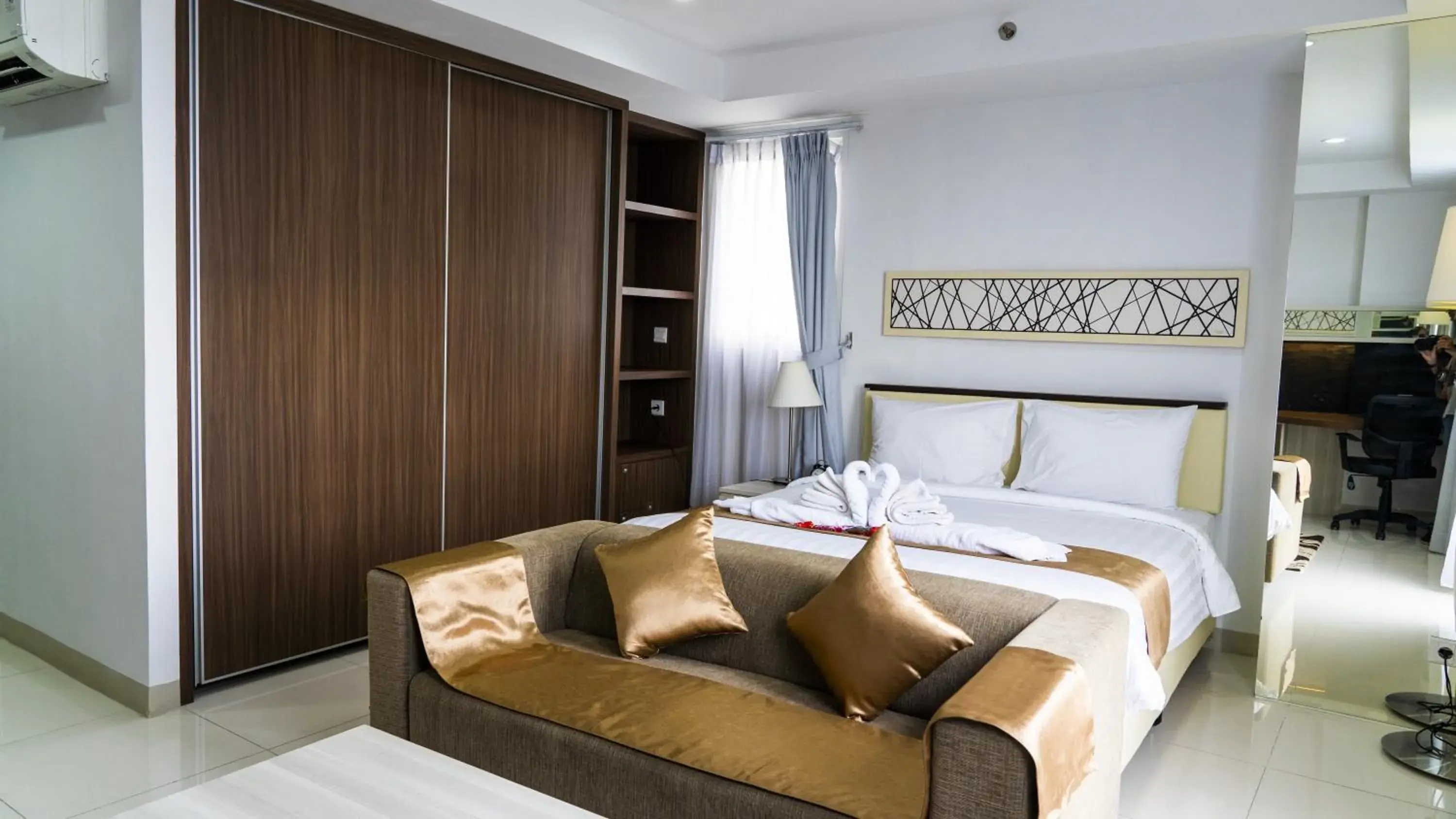 Bed in Azalea Suites Cikarang by Jayakarta Group Bed in Azalea Suites Cikarang by Jayakarta Group