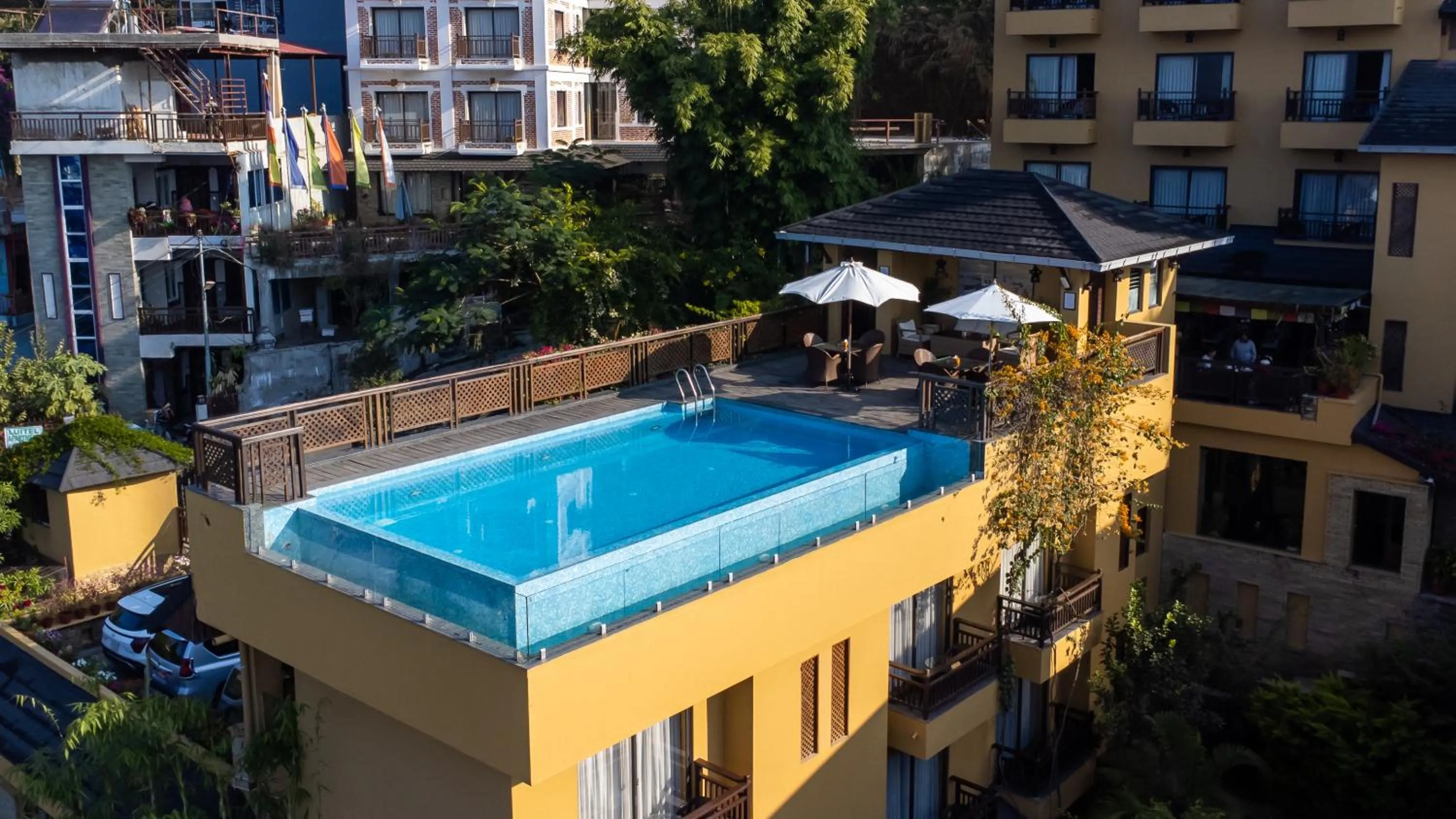Swimming pool in Bar Peepal Resort