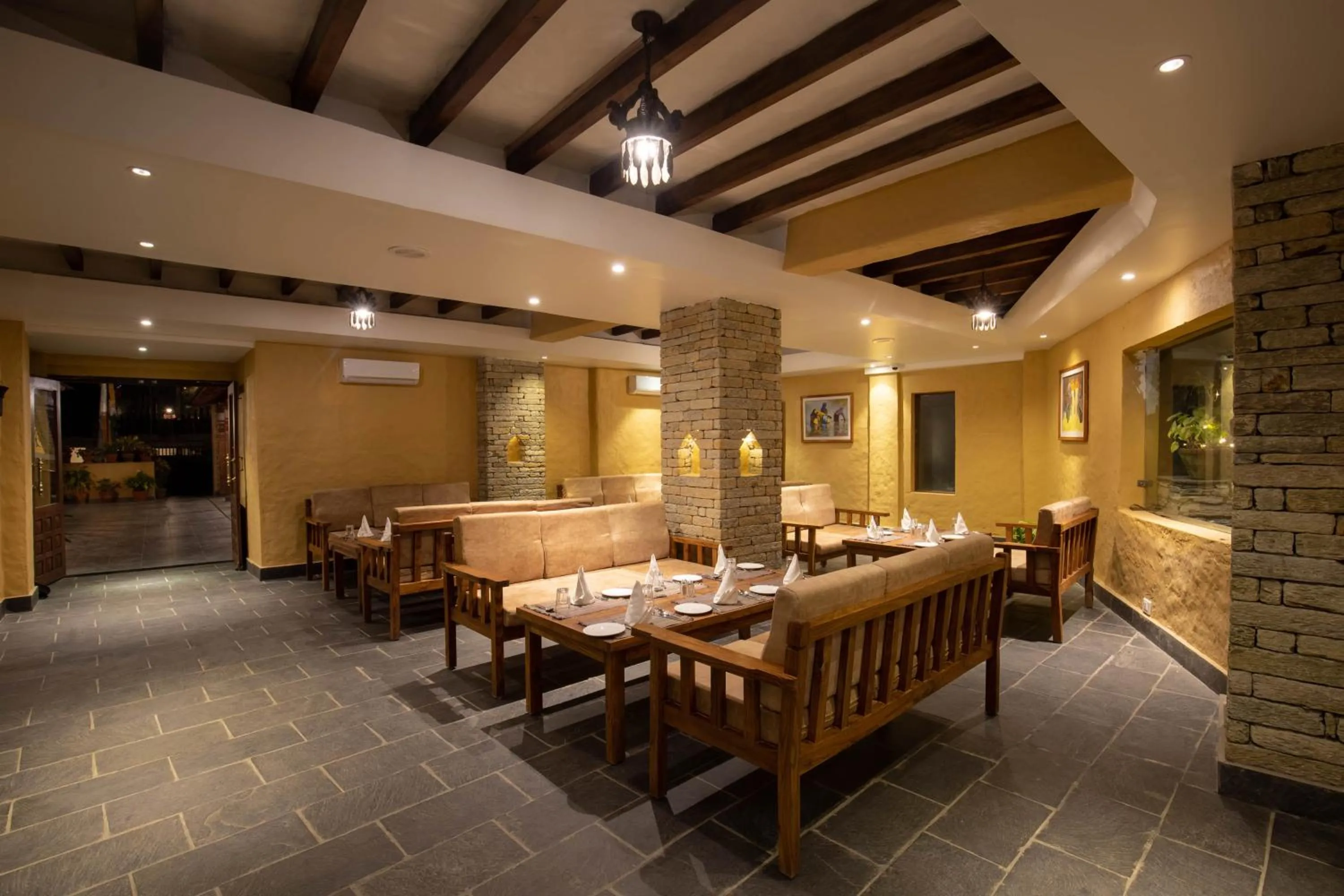 Restaurant/places to eat in Bar Peepal Resort
