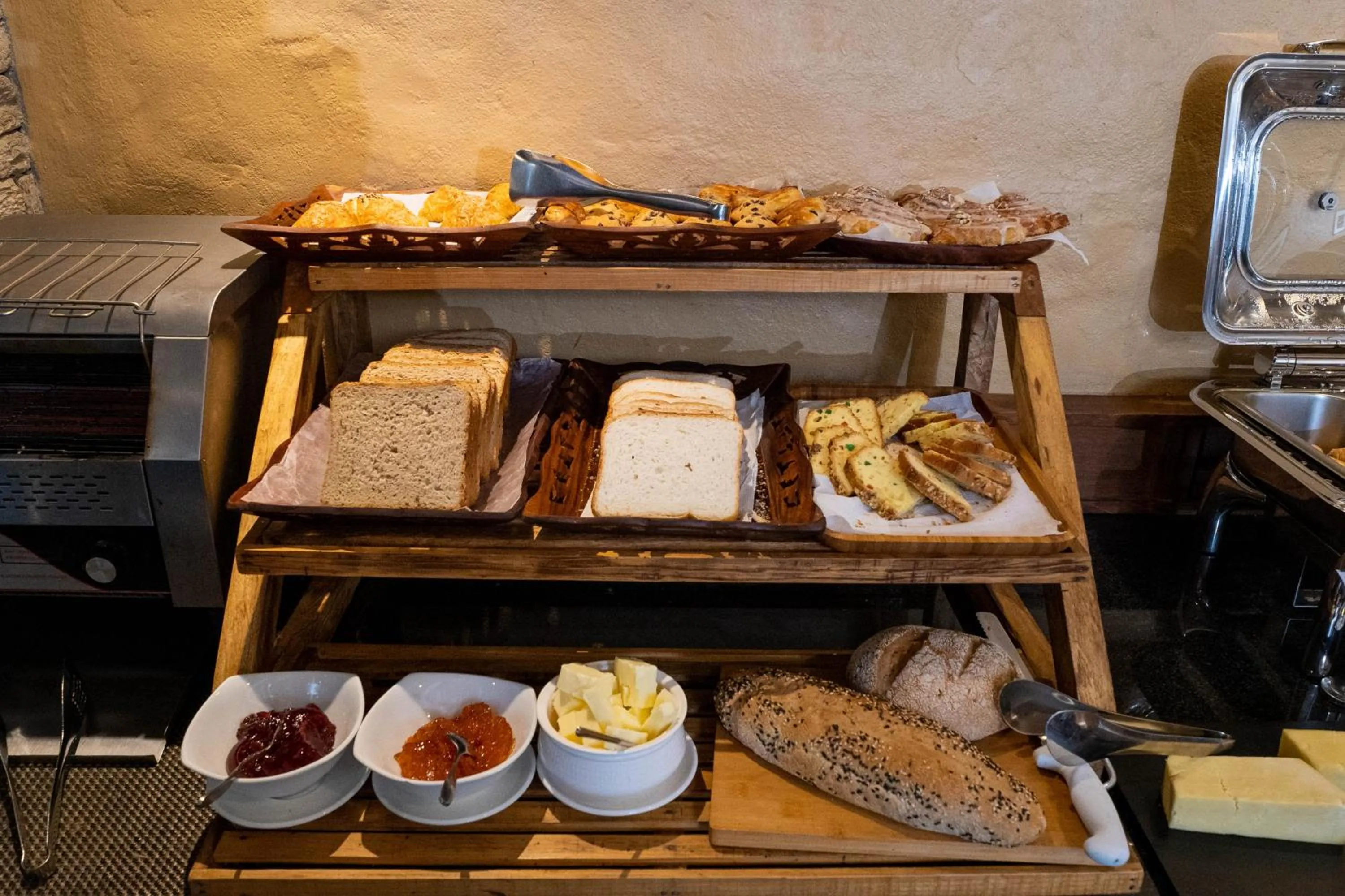 Buffet breakfast in Bar Peepal Resort