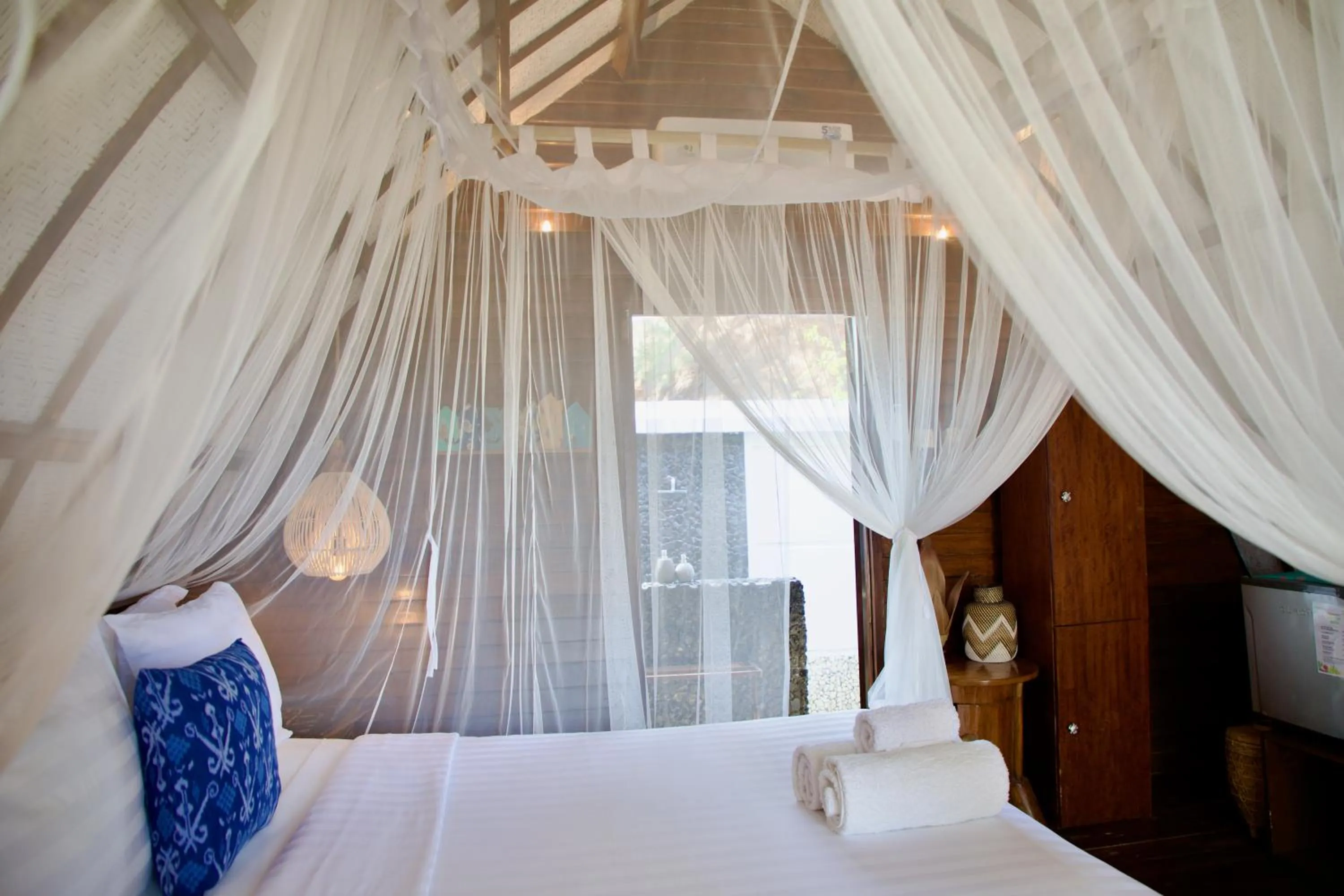 Shower, Bed in Villa Sunset Beach