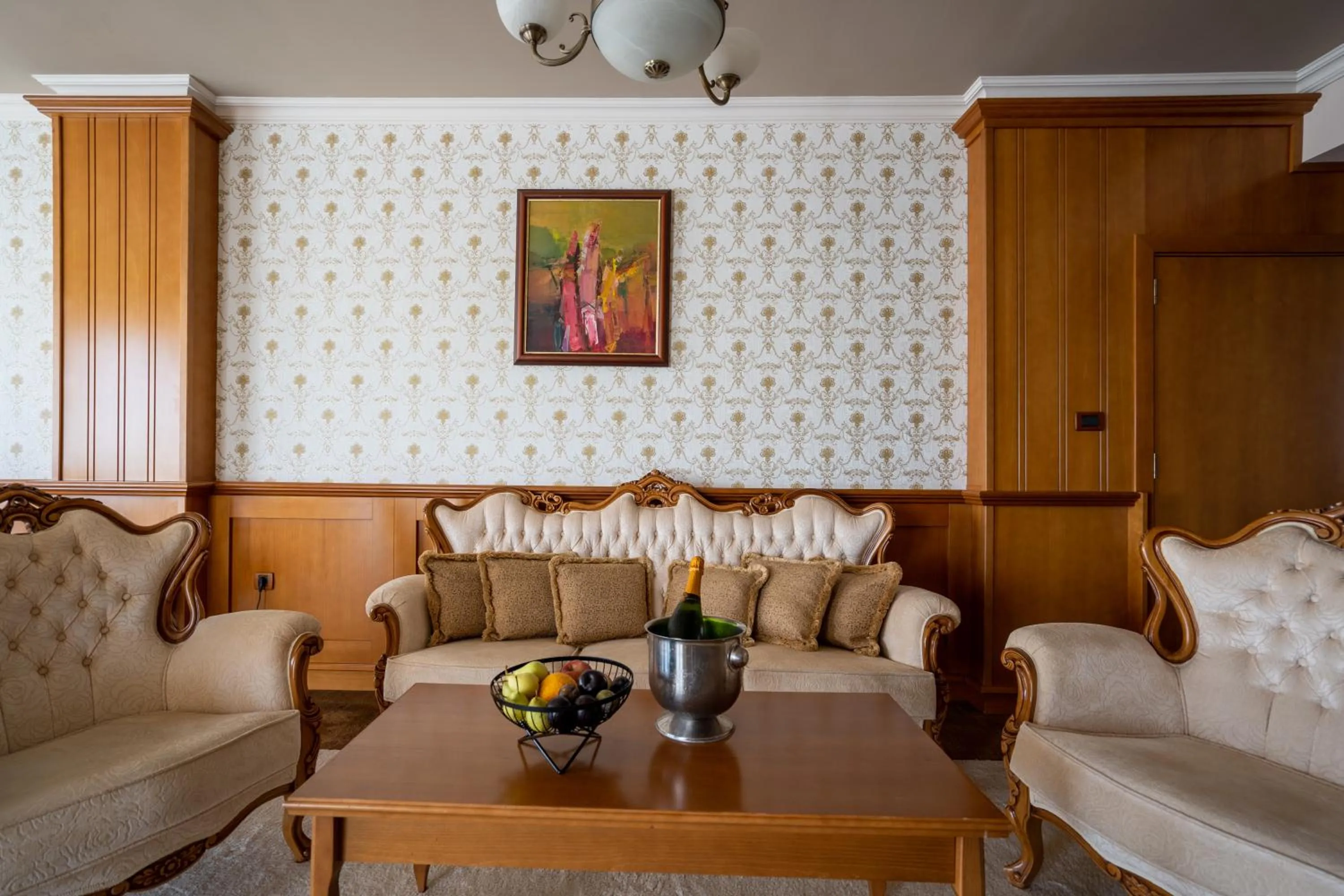 Living room in Hissar Spa Hotel
