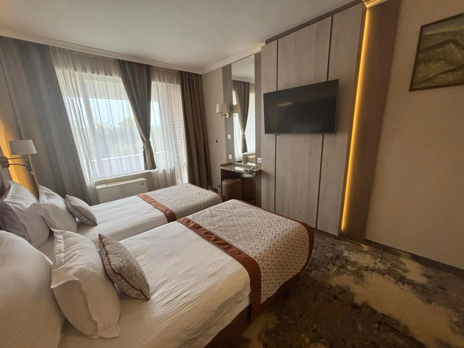 Photo of the whole room, Bed in Hissar Spa Hotel