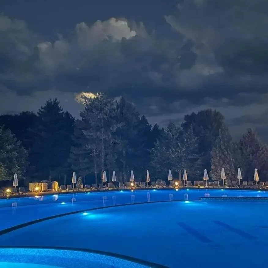Swimming pool in Hissar Spa Hotel