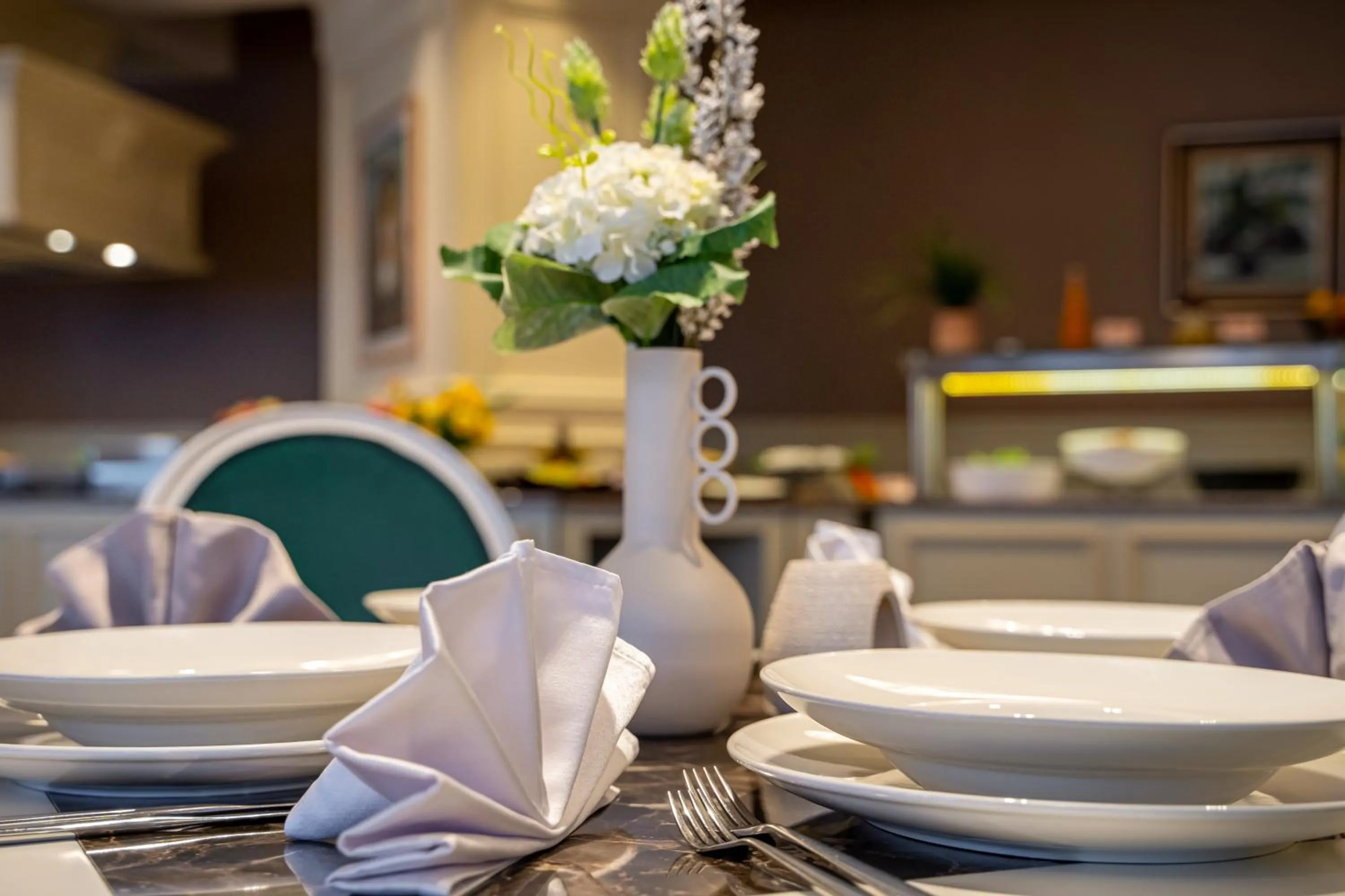 Restaurant/places to eat in Hissar Spa Hotel