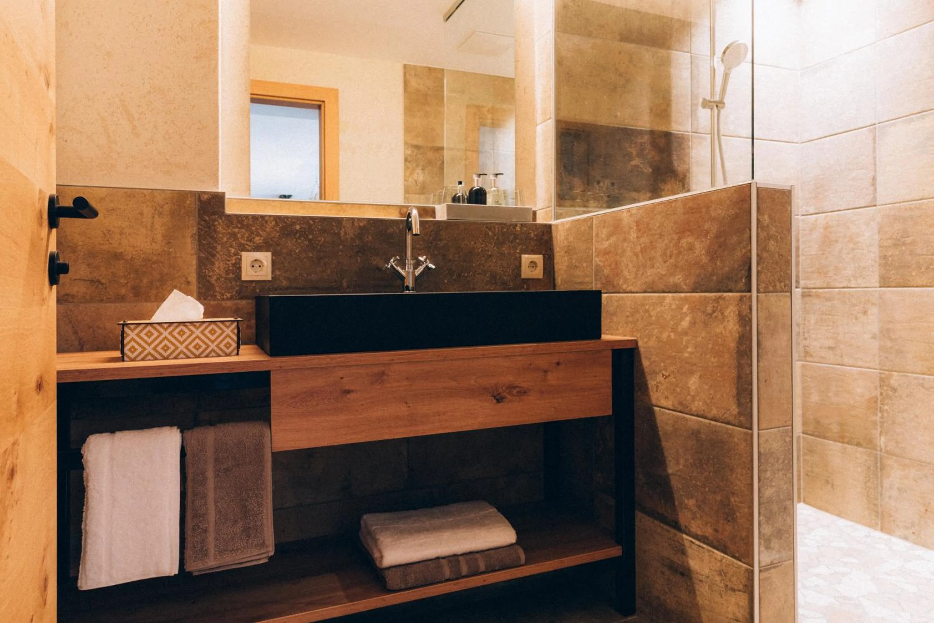 Bathroom in Burg1990