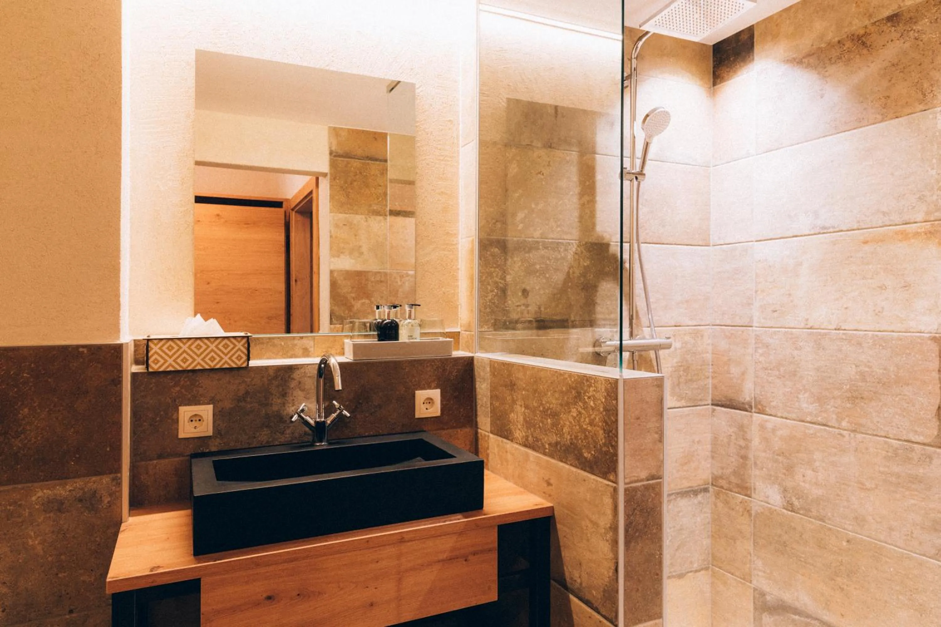 Bathroom in Burg1990