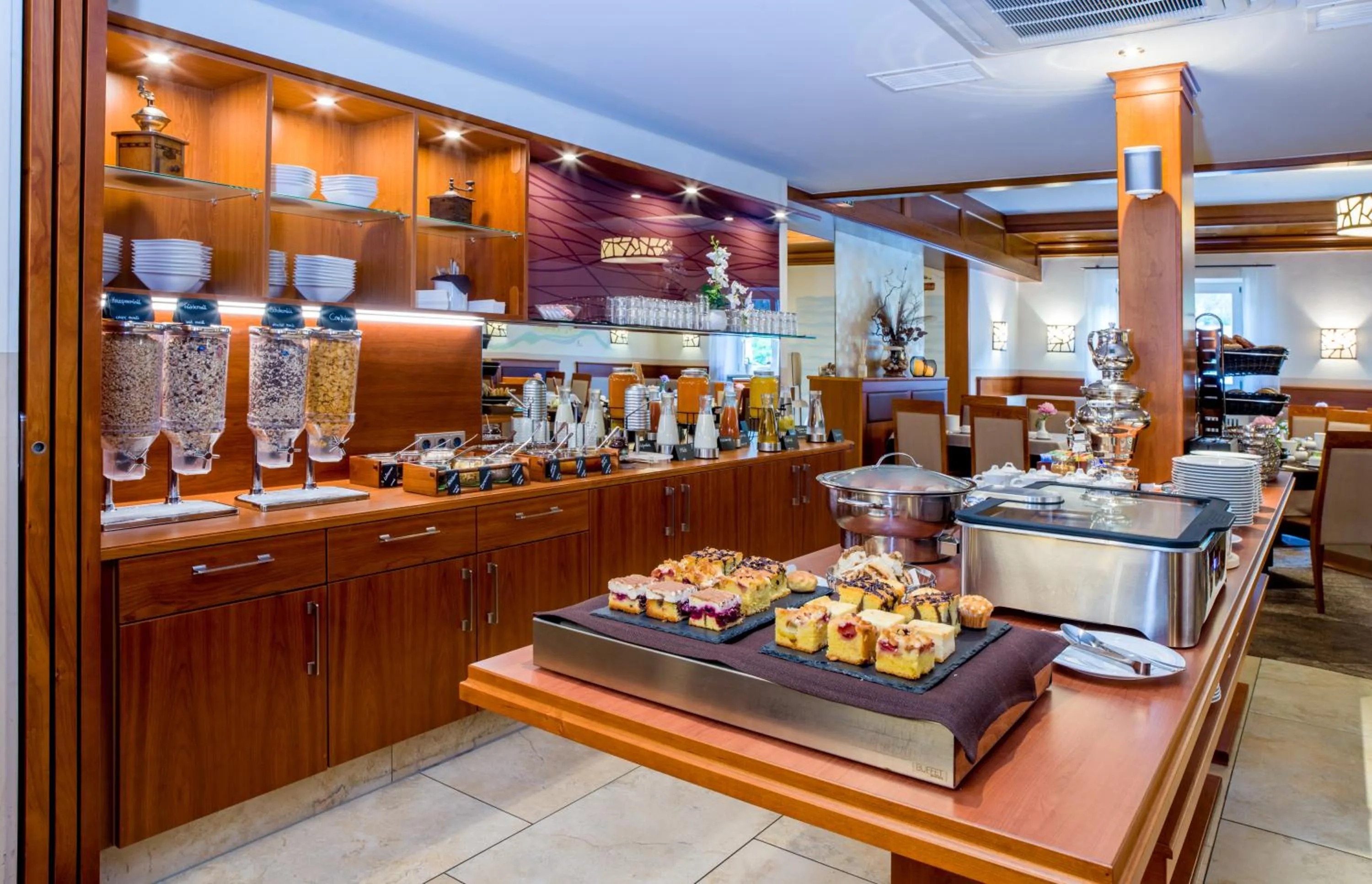 Food and drinks in Hotel König