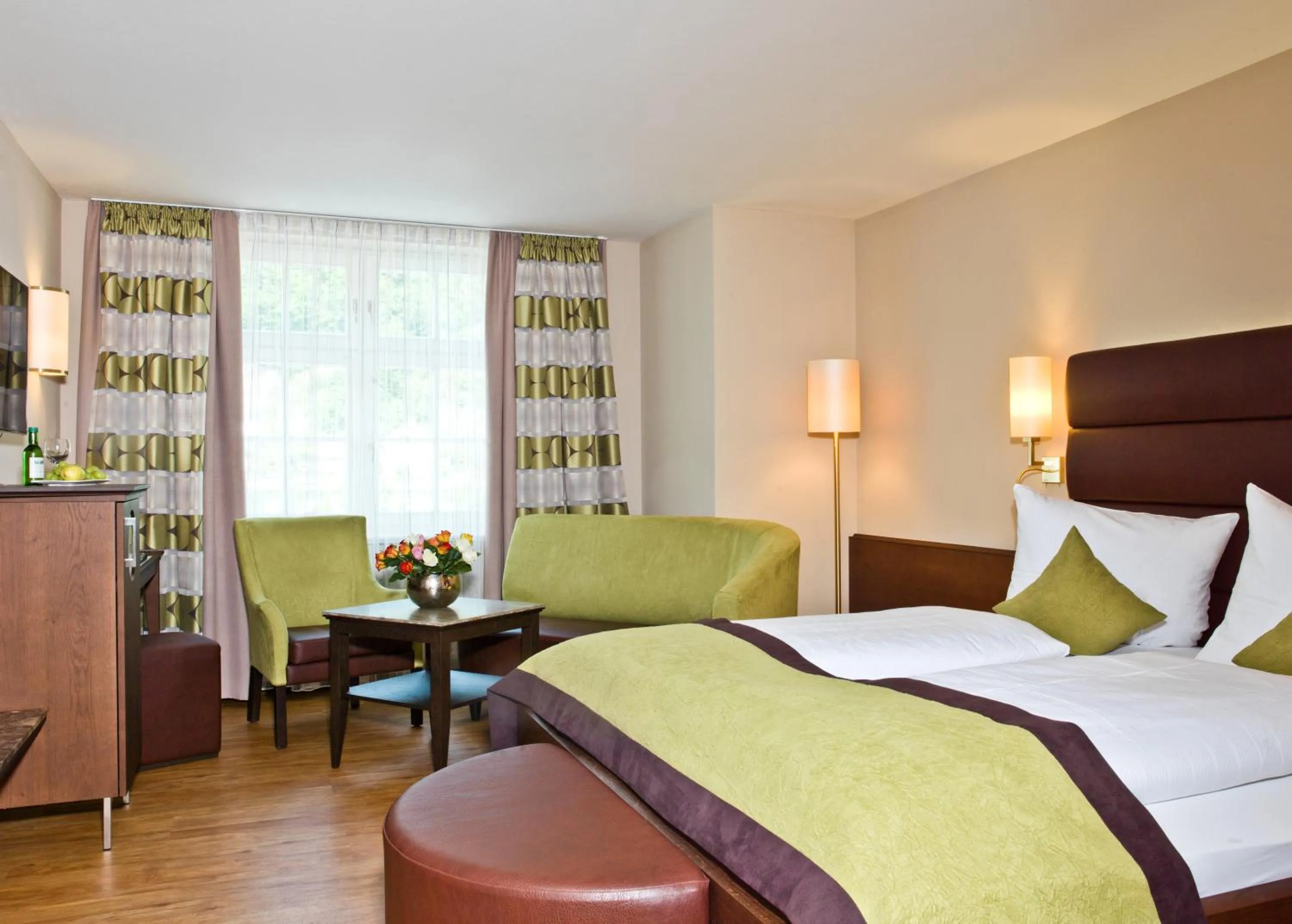 Photo of the whole room, Bed in Hotel König