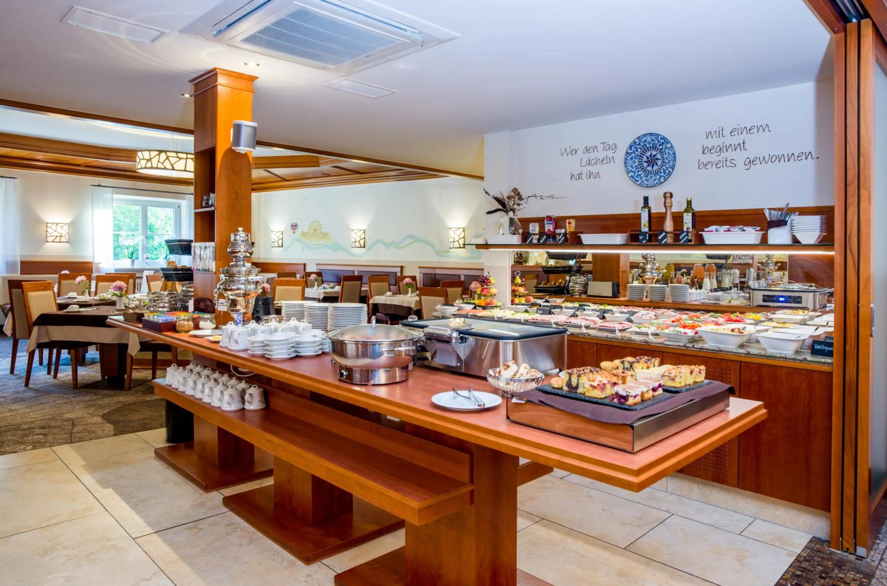 Food and drinks in Hotel König