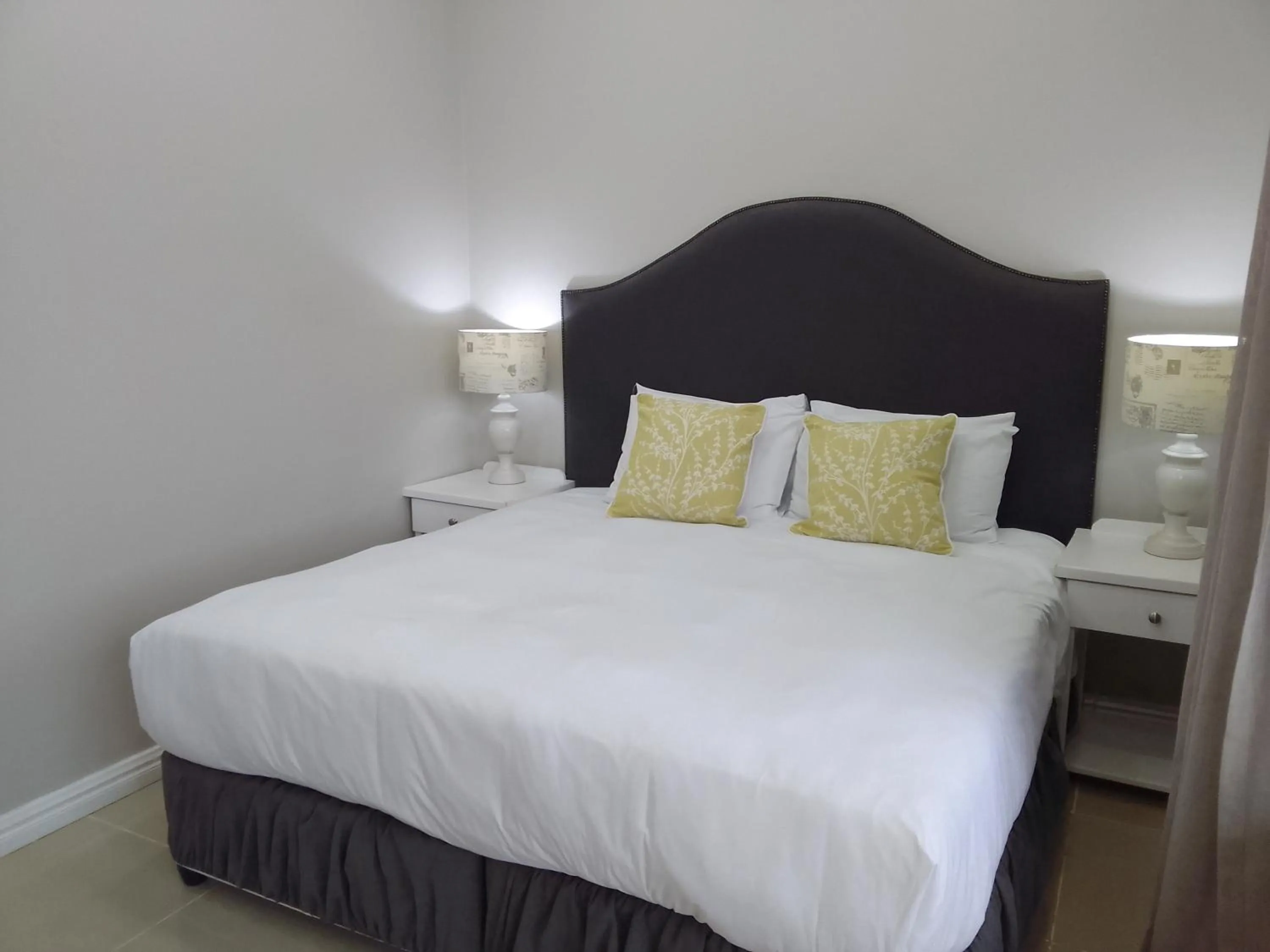 Photo of the whole room, Bed in The Gregory